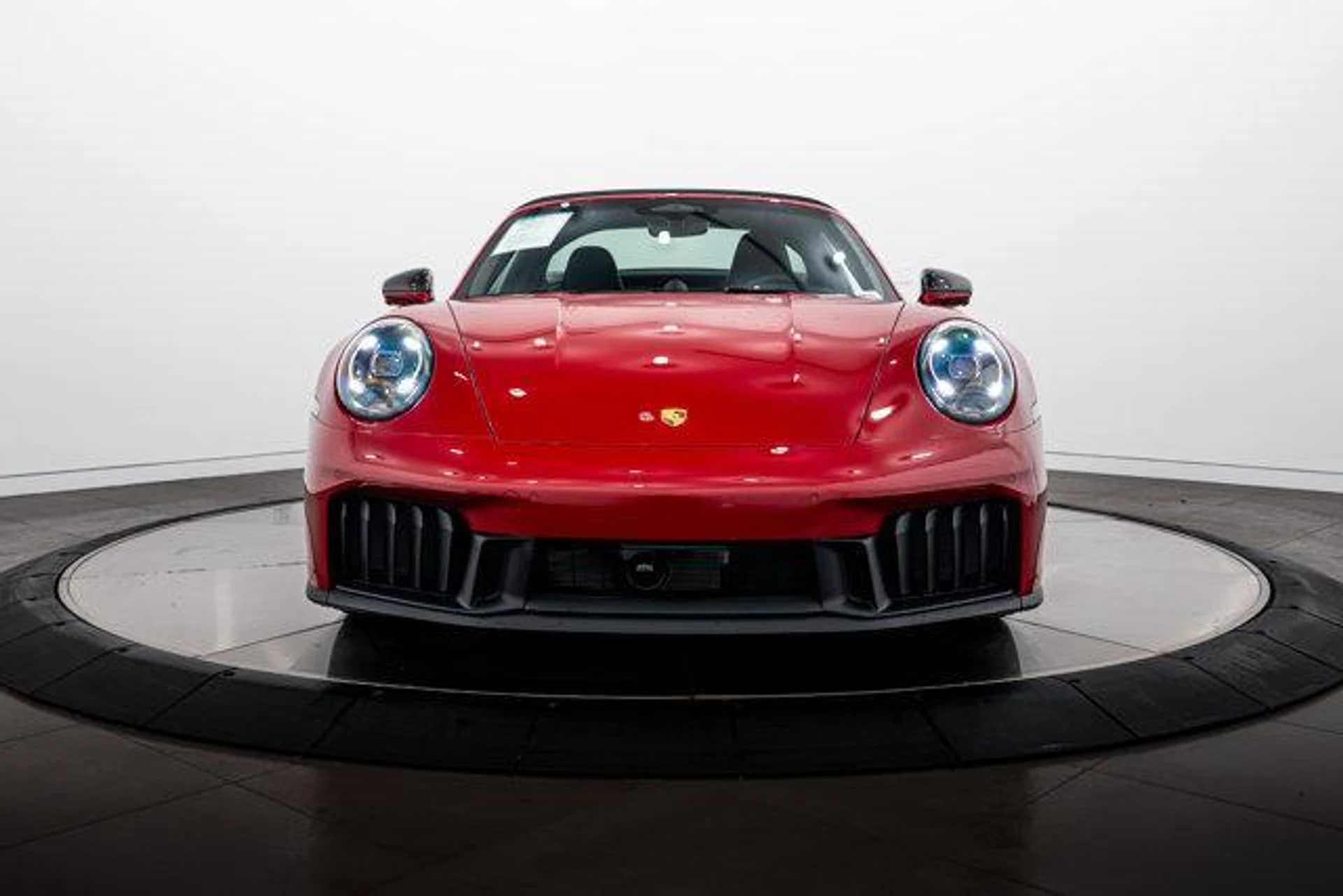 mph025_919670014_QUC_Bq_sms_V_vs_V_Rd3_SWO_Oef2_DE_b693e27854