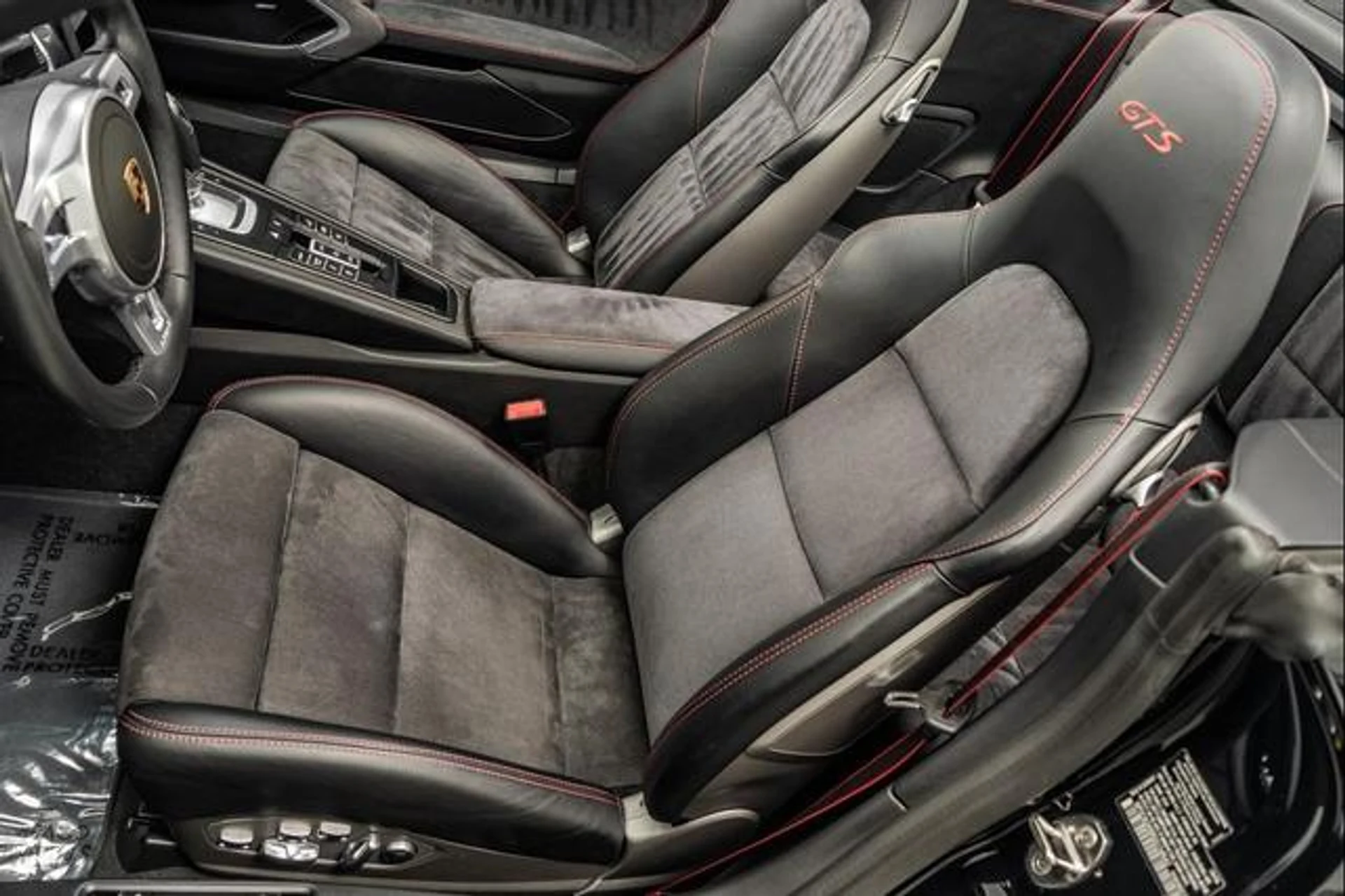 mph025_923730517_yfr_RK_Lm_Cvq_Kl_s_PG_5z4xu5i_G_UQ_6ca1c0606c