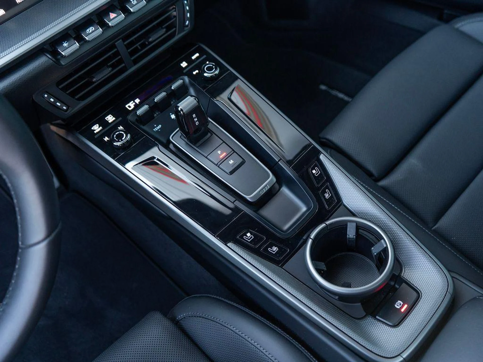 mph025_923889632_Xpntd_HZ_6_Q0u6o1pa6a3_L_Byb9v4_E_d75022c894