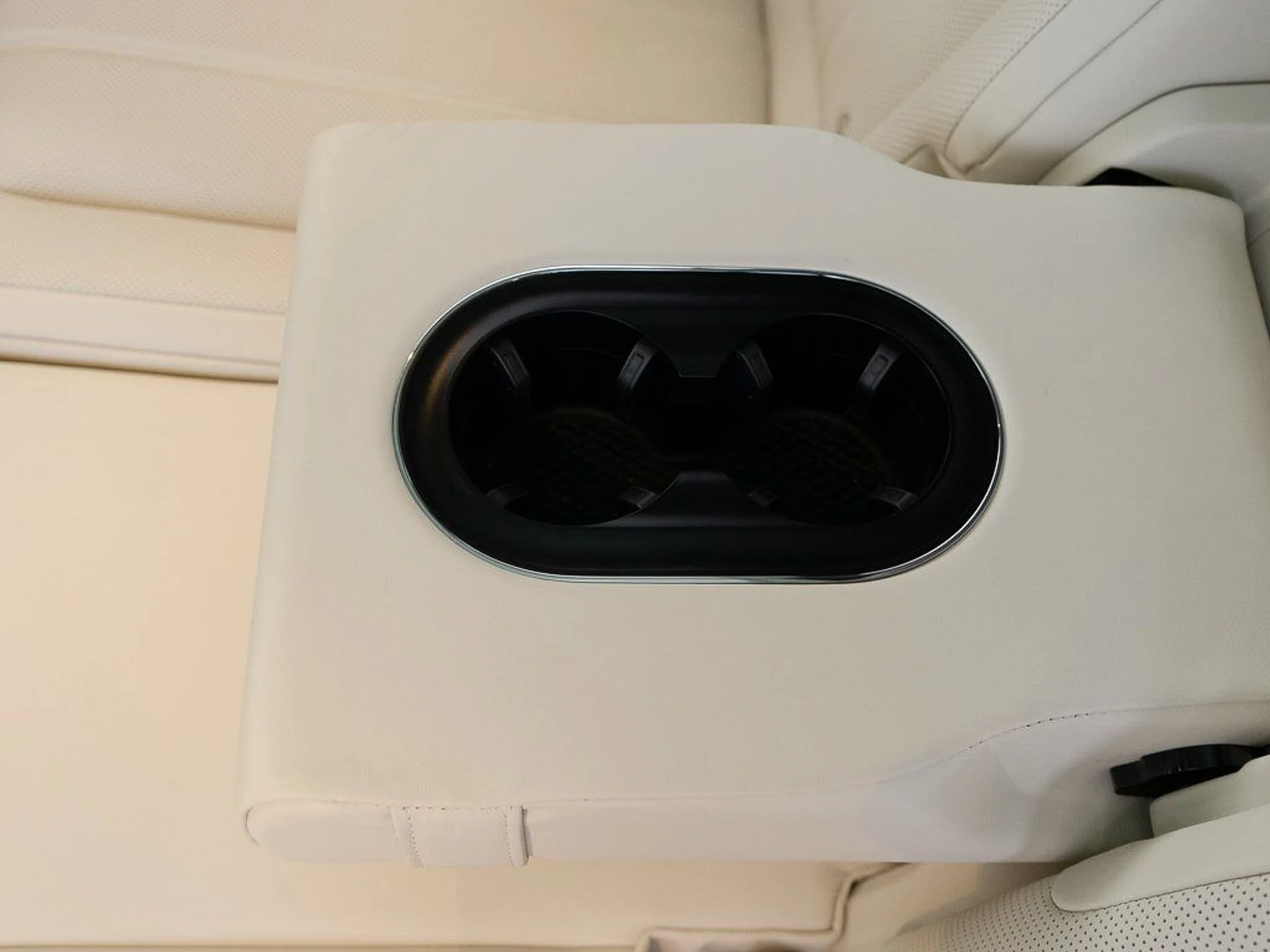 mph025_926168776_da226ec7c2ab0f79bb1ebfe784816061_958c56d653