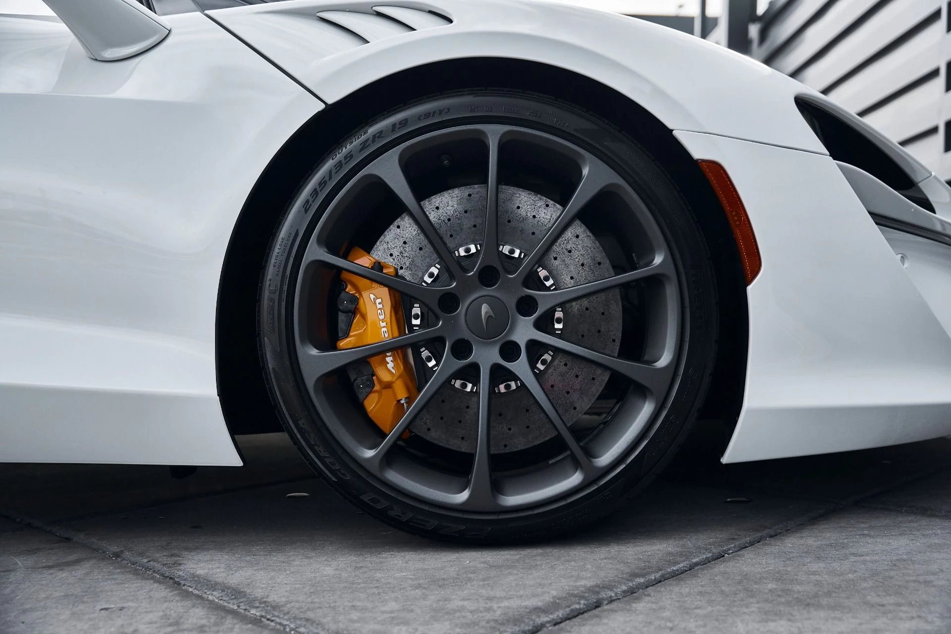 mph025_927021619_Used_2025_Mc_Laren_Artura_1769221488_d1f856295d