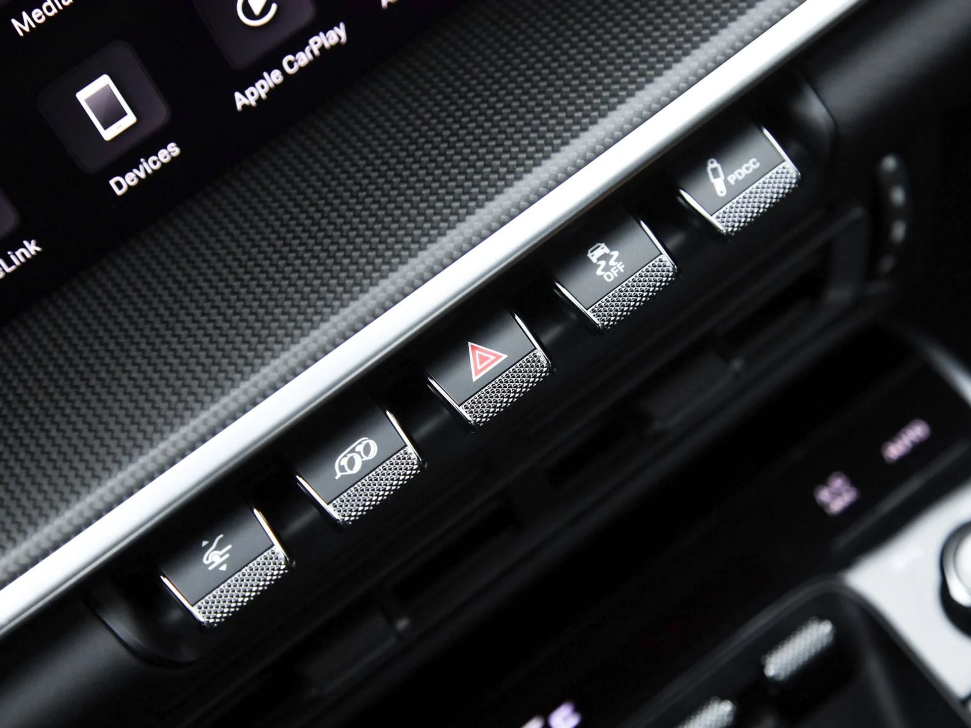 mph025_929999341_26_9da431adbe