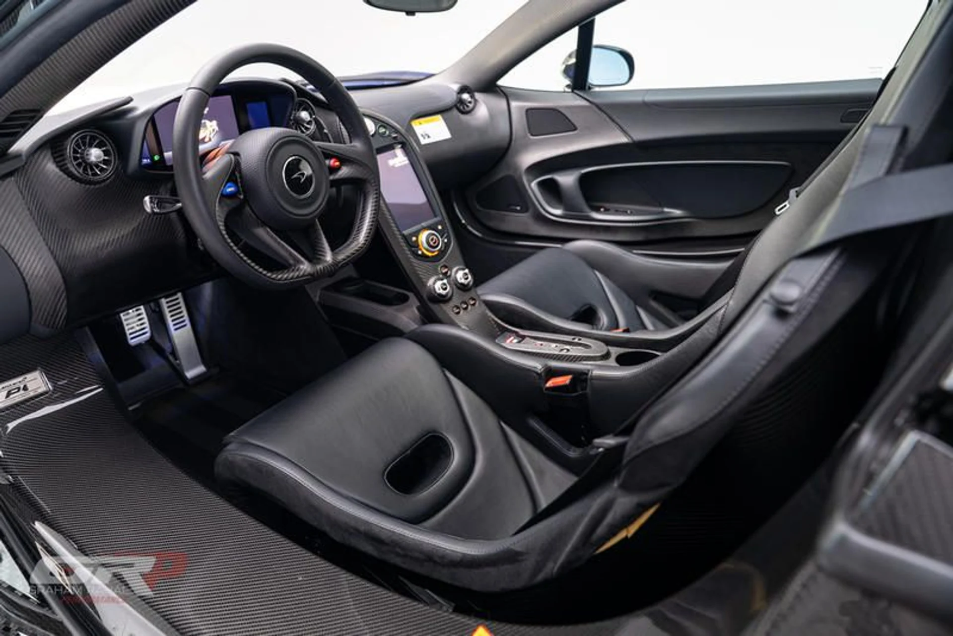 mph025_935470620_D5_F6_E35_E_33_FE_4_EBC_BE_3_B_2_A77_CE_4_AA_41_E_3655276e94