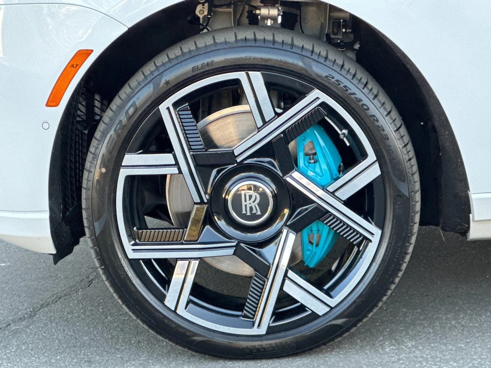 mph025_937831285_New_2026_Rolls_Royce_Black_Badge_Cullinan_1765013313_25b3509ad2