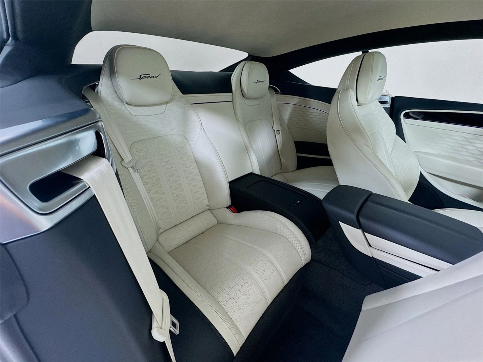 mph025_937837997_2fb013c6edd531f584aa4373a8860c9cx_01b596eb04