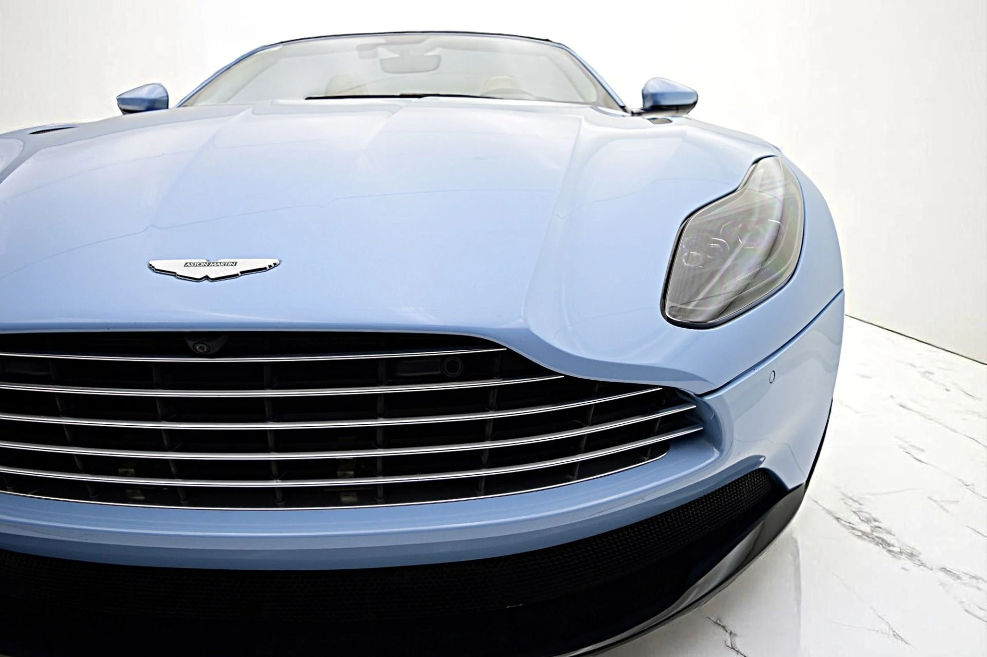 mph025_941454887_Used_2023_Aston_Martin_DB_11_Volante_1750171355_3615833475