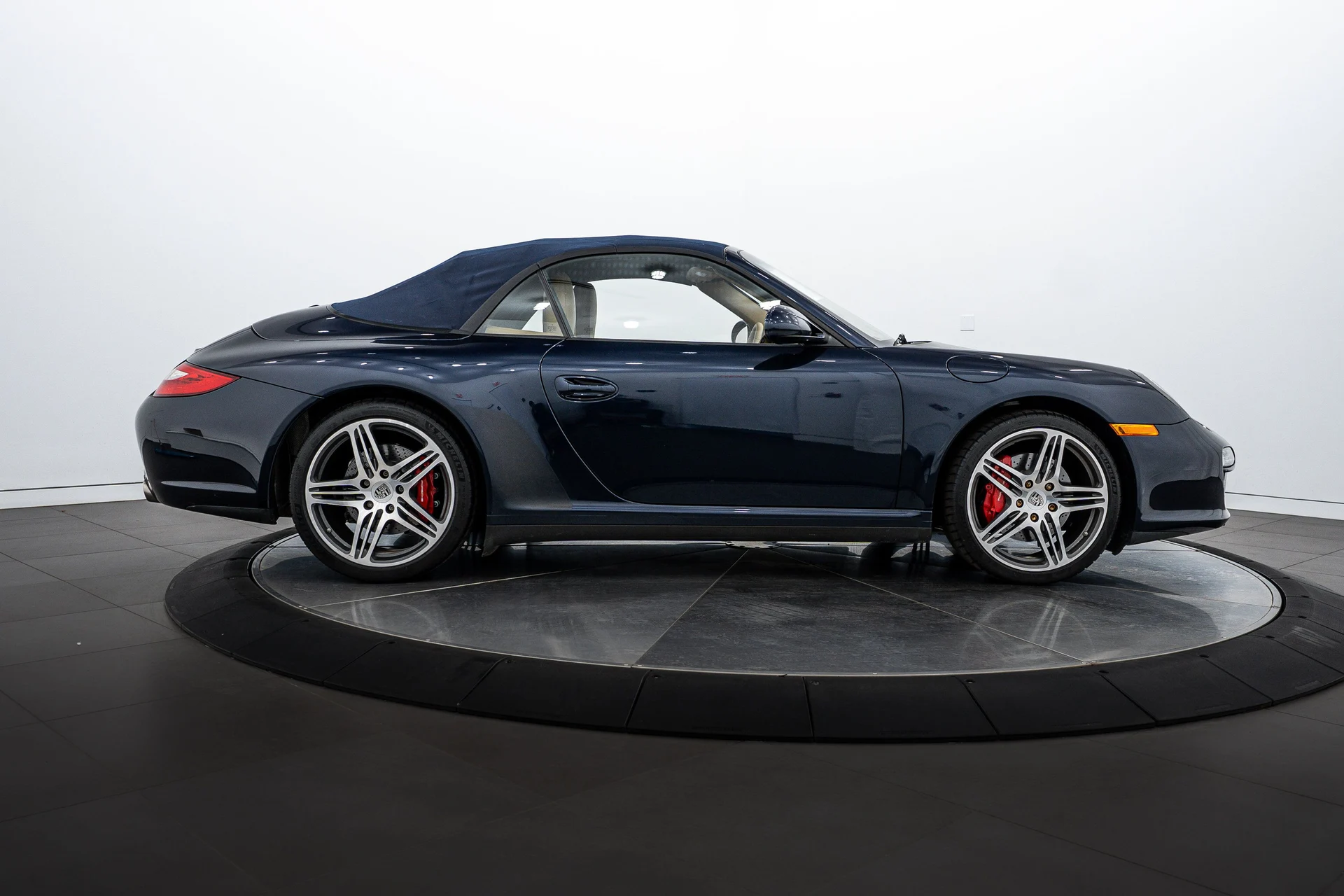 mph025_944932389_d9d24c28da015cb46aee2336ff3a1a2a_6439c6496c