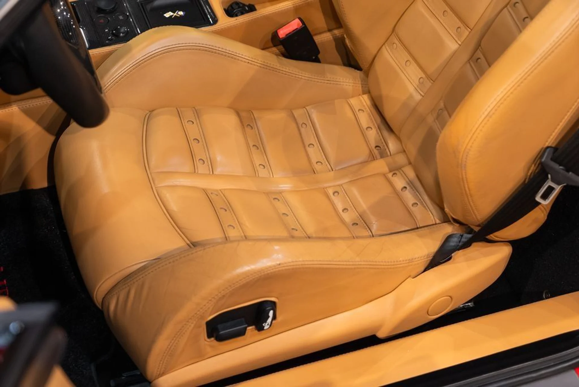 mph025_952595663_838af7601a283dd2777660df11c1d53a_84372256a6