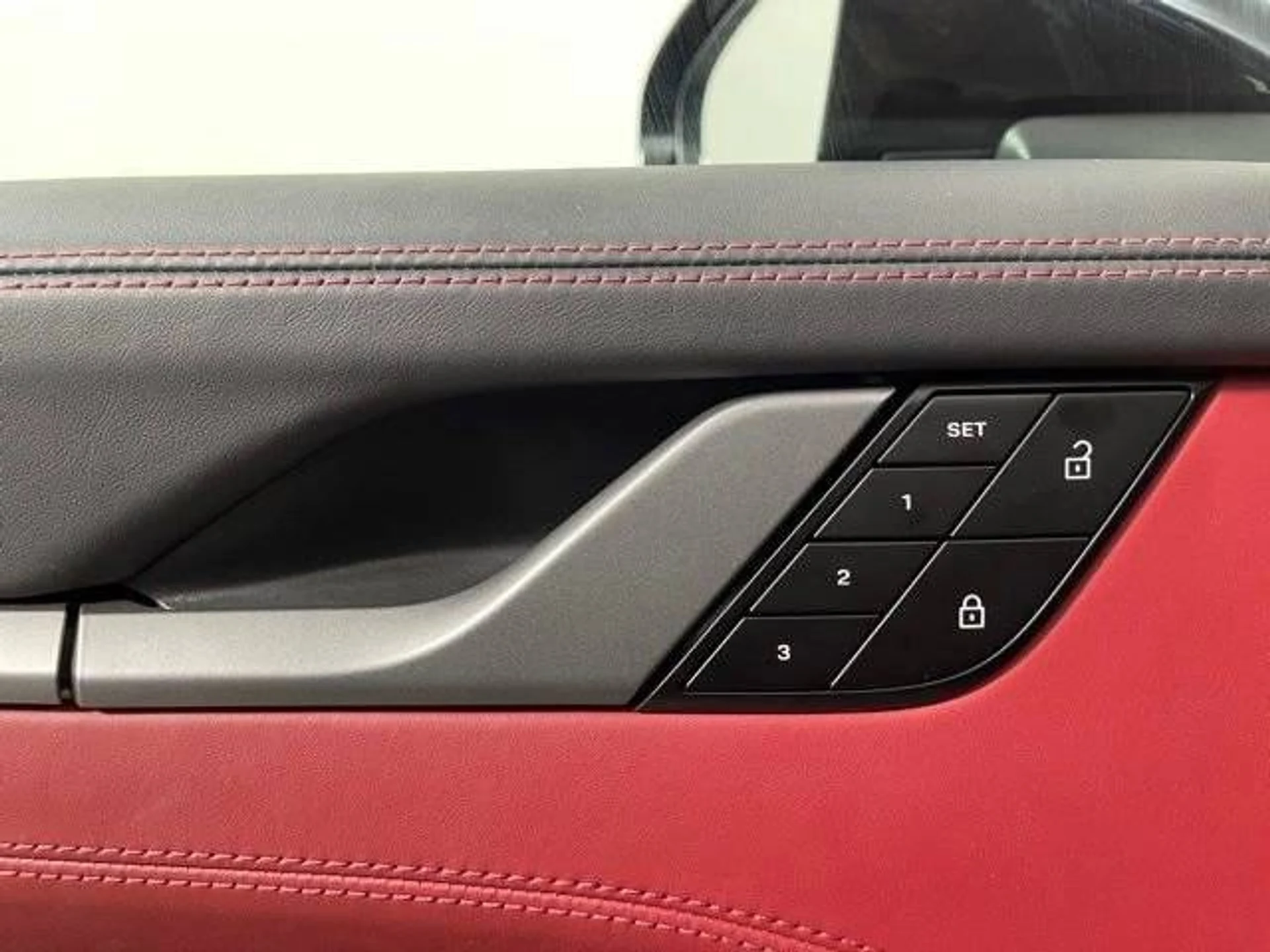 mph025_954586146_416410479b90d803a599f679a6197644x_883dfaed91