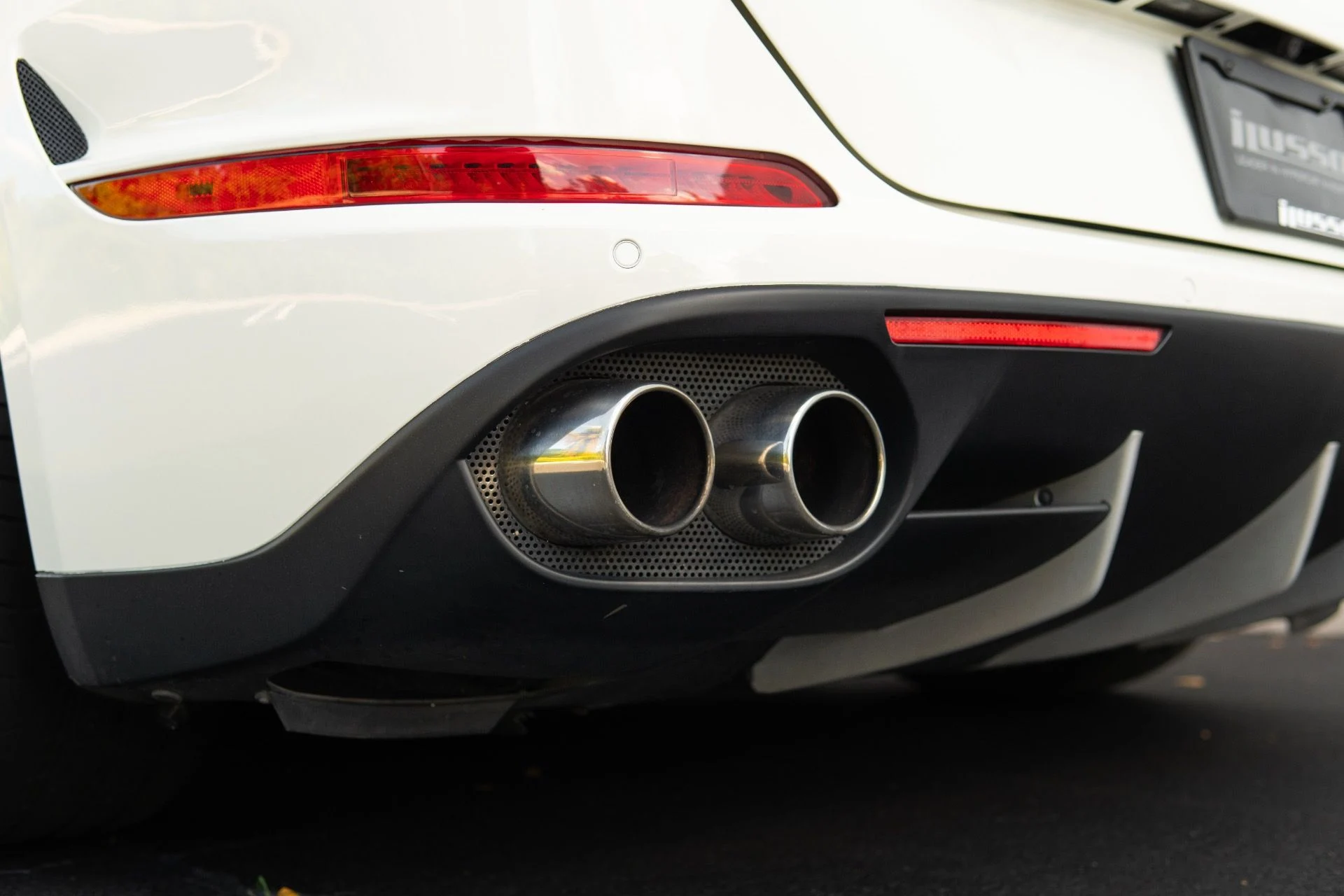 mph025_957691482_Used_2017_Ferrari_California_T_1767901173_d5768015a9