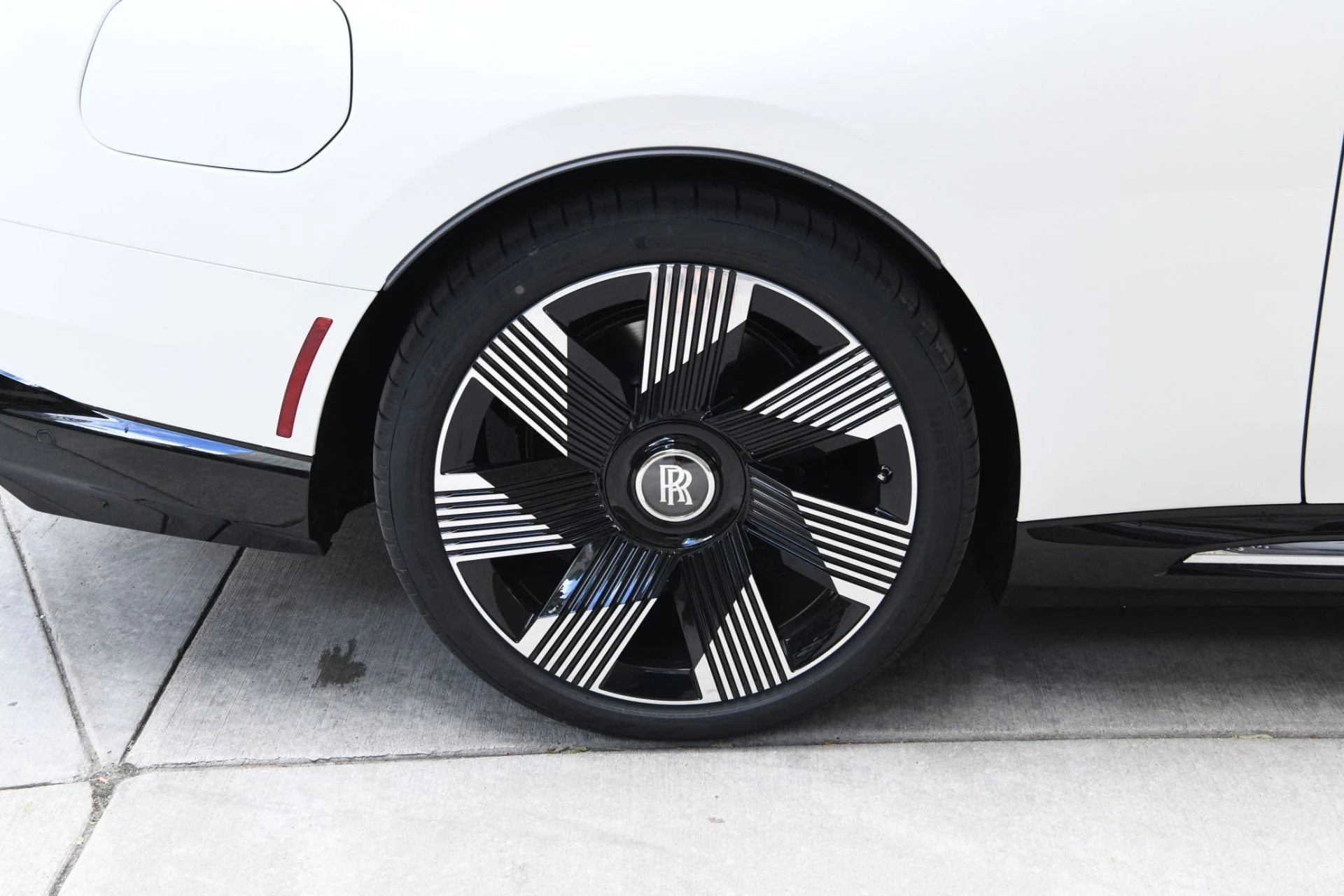 mph025_959529178_11915_p27_l_479e789983