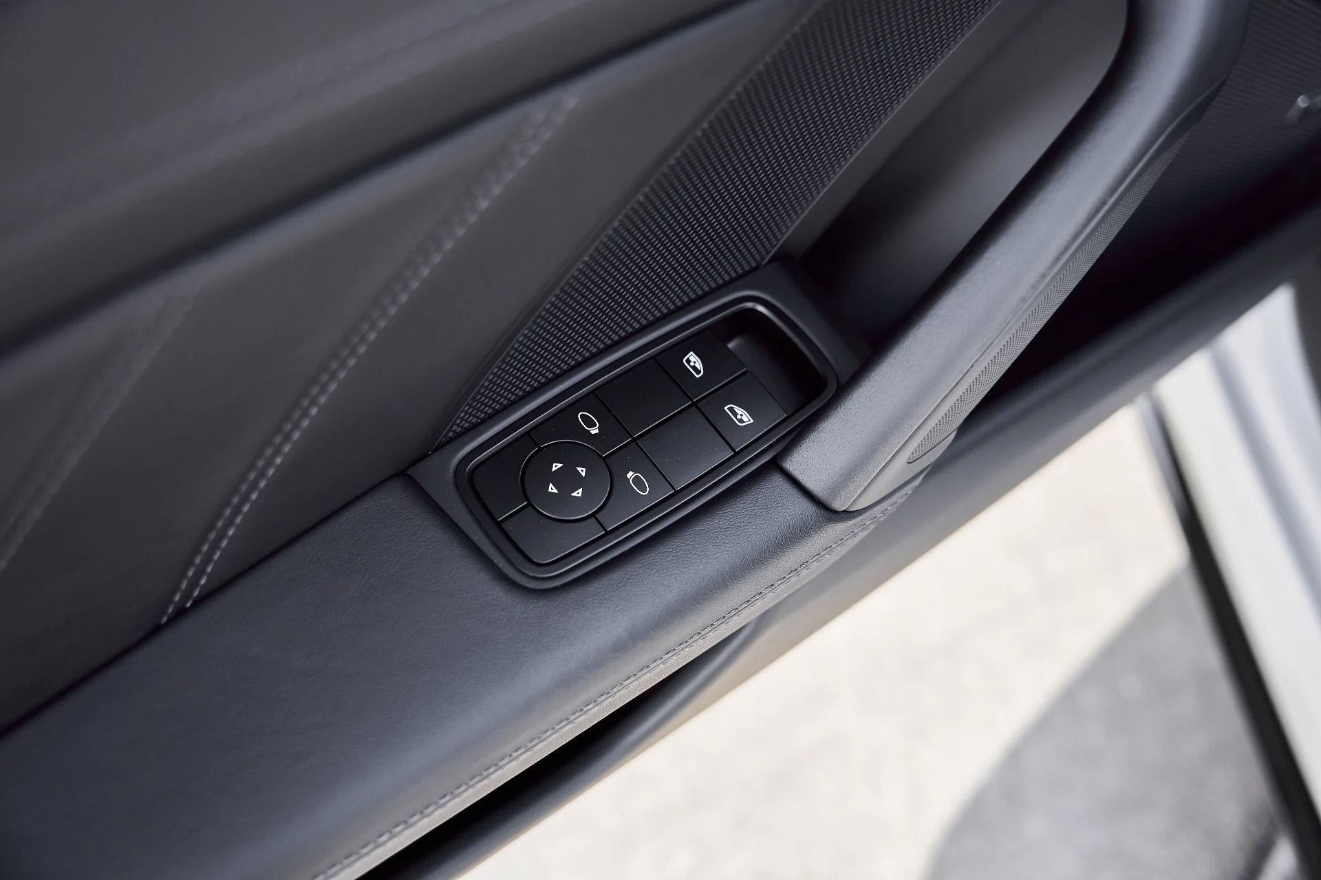 mph025_960666058_Used_2024_Porsche_911_Turbo_1767745732_52240a19b8