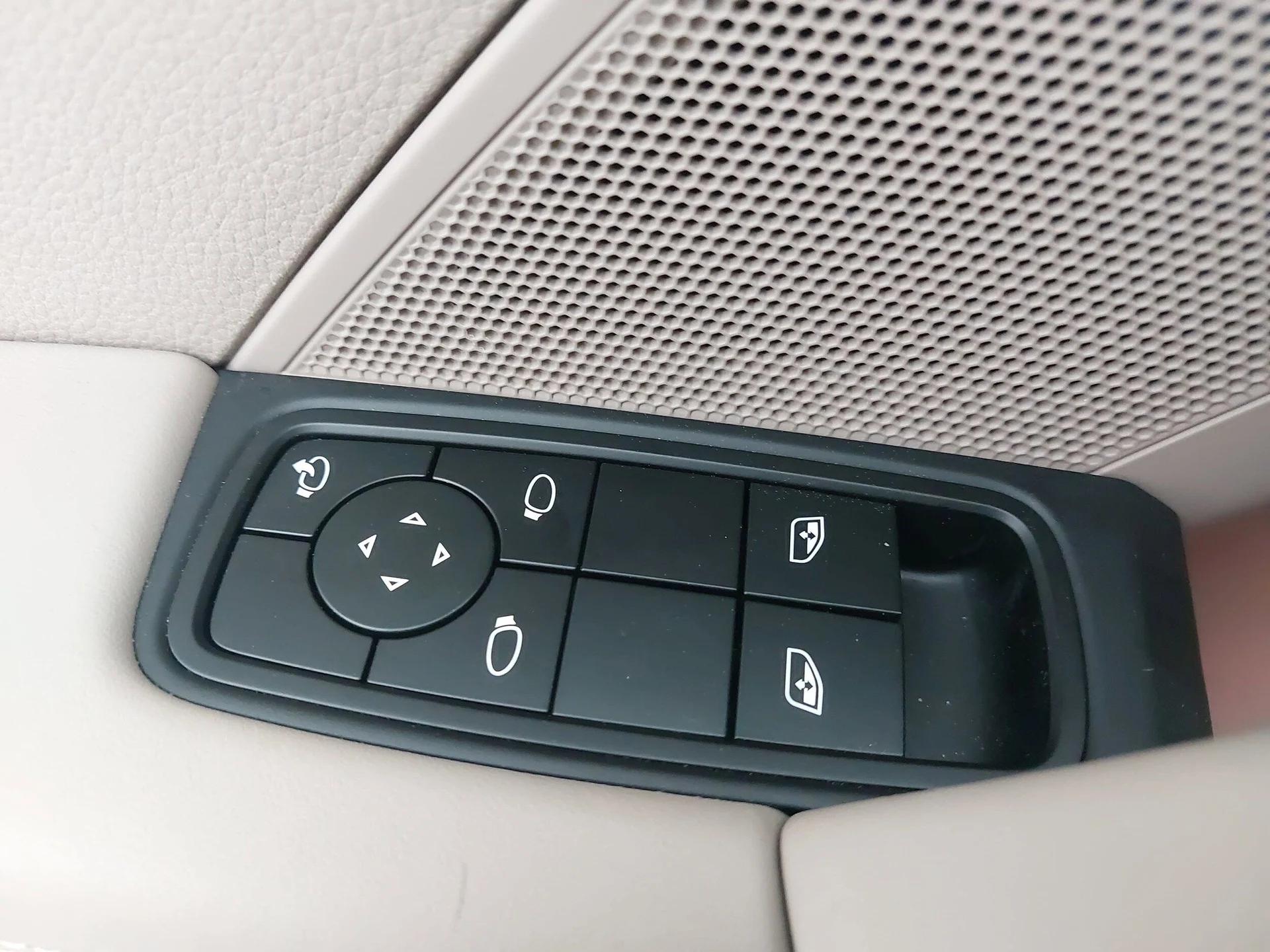 mph025_960988226_2c40aaaf4330ac7690f57f49cc3a4f6ax_a5f0f5294a