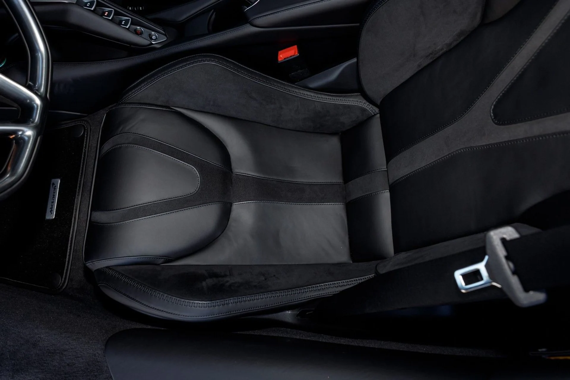 mph025_963356265_646_p26_l_808b5f0a81