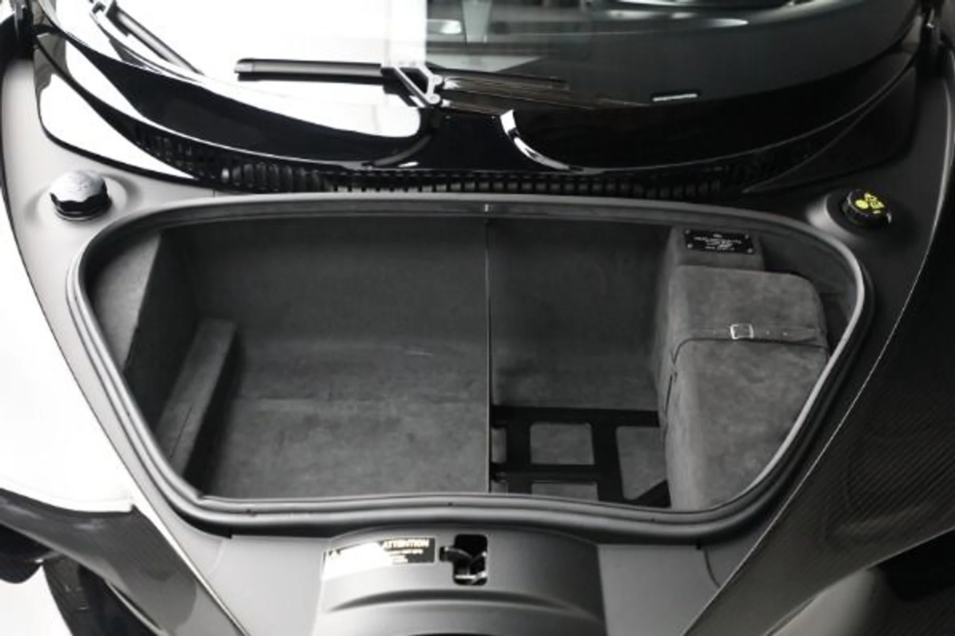 mph025_964127505_Used_2022_Bugatti_Chiron_Super_Sport_38a5e3579f