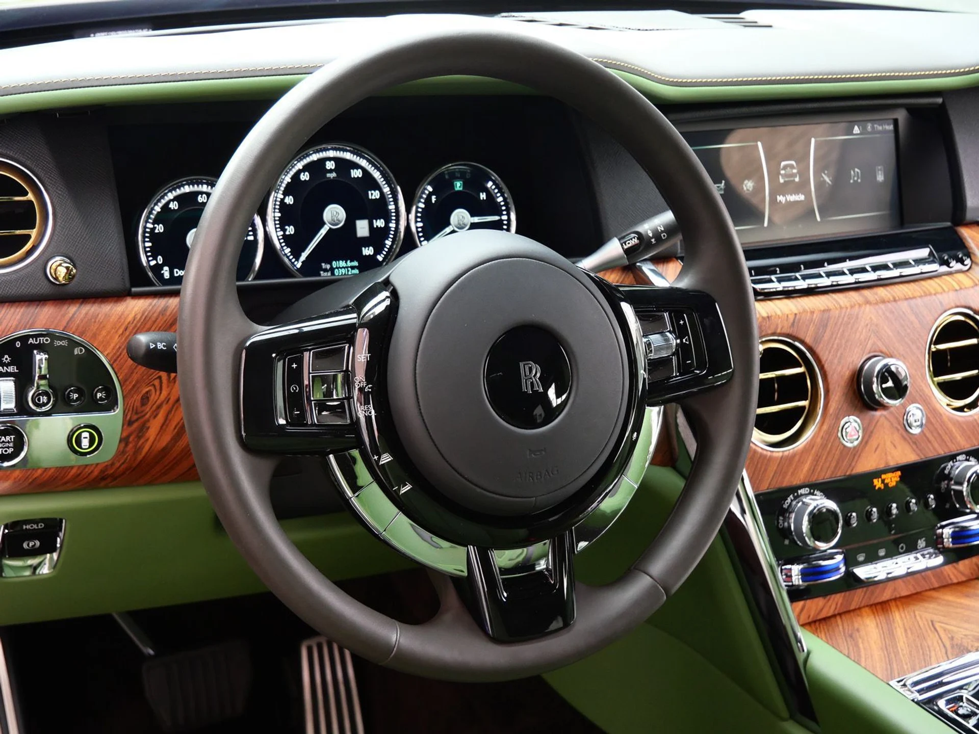 mph025_964901347_60866591ebe363f0855cd2f3661409ffx_cf7623f17f