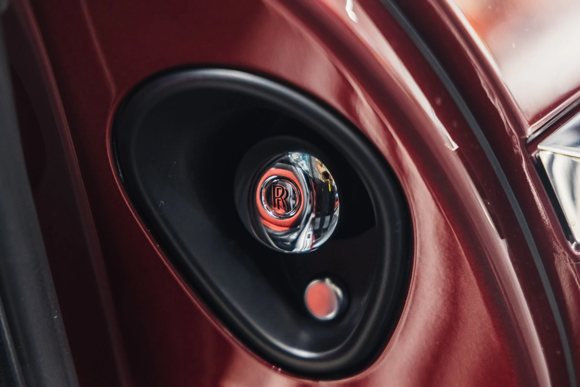 mph025_97120383_Used_2019_Rolls_Royce_Dawn_1775855974_38e2959ea4