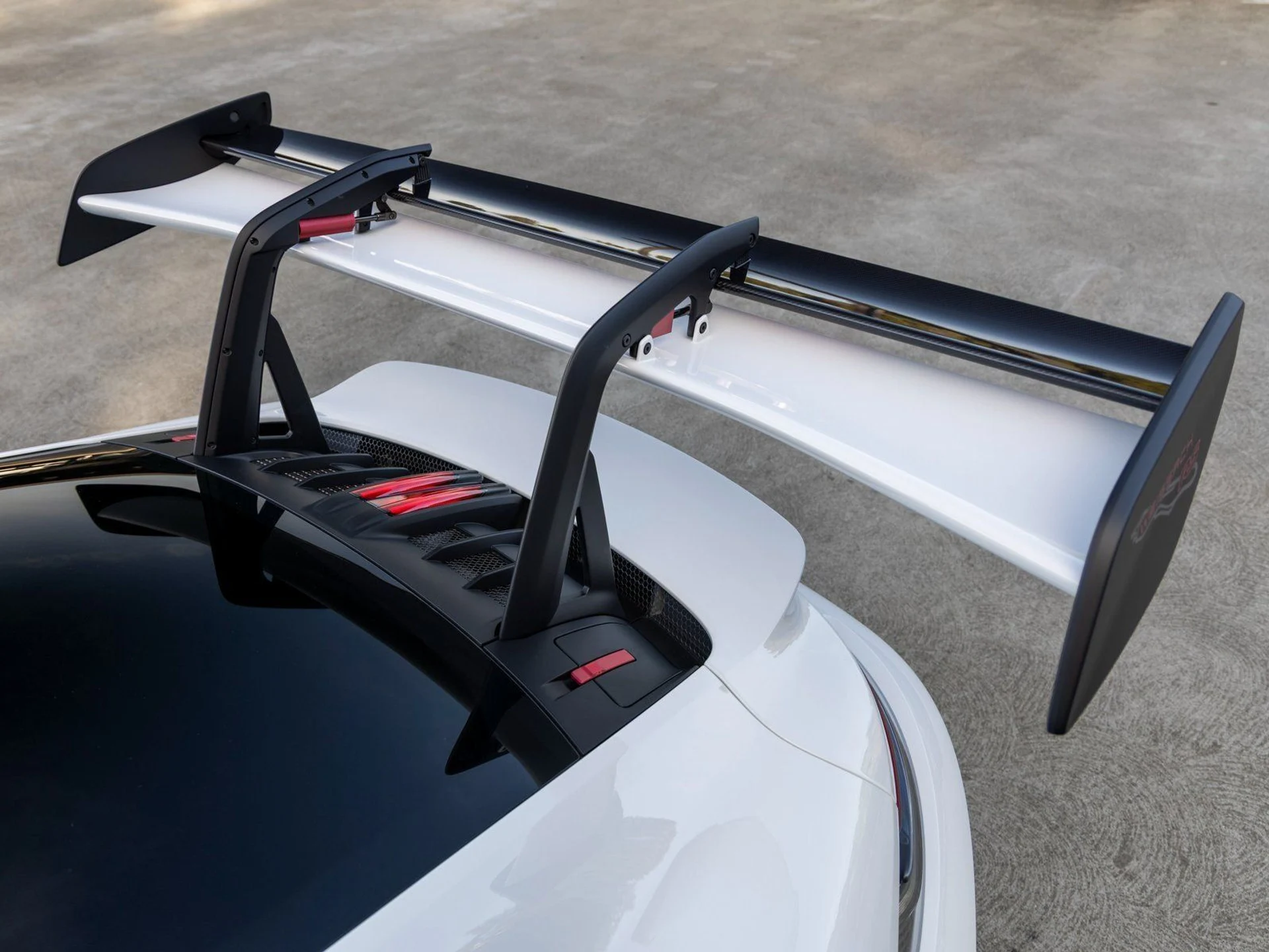 mph025_980610918_26_4fda7aee35