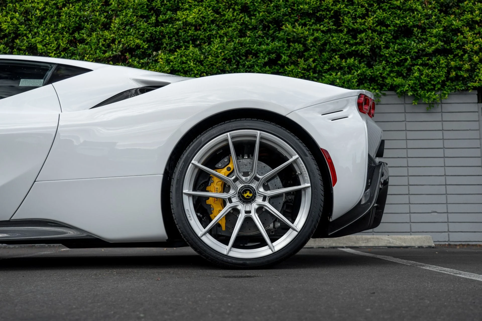 mph025_982523857_Used_2023_Ferrari_SF_90_Stradale_1760118033_57f8ffd1c1