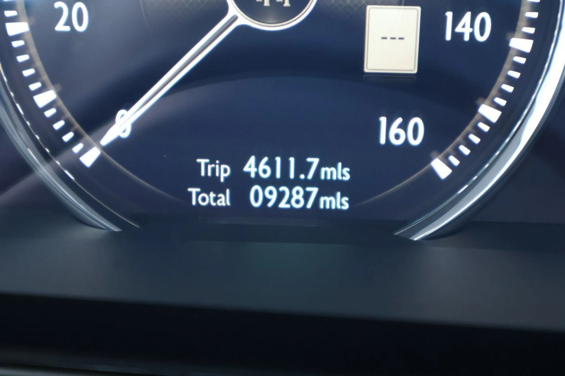 mph025_983122876_26_e514c4df14