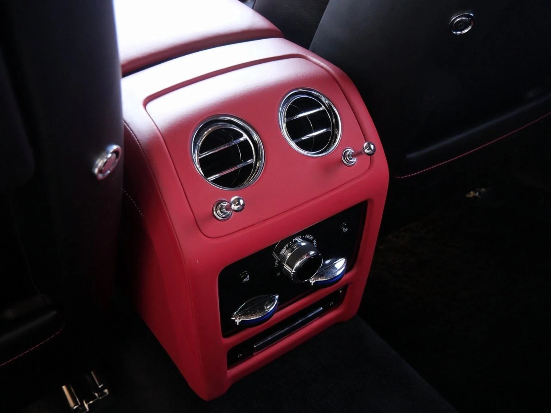 mph025_985492357_95299df2c7e0e145711ce3df7f502da6x_7cd65f98bd