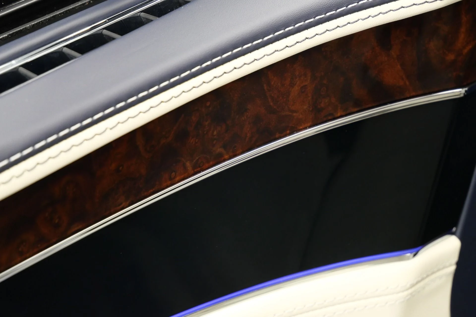 mph025_98742736_Used_2022_Bentley_Continental_GT_V8_1755108138_b1a4b75a16