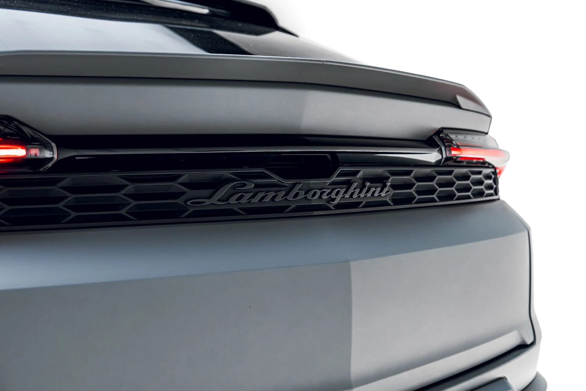 mph025_987606334_Used_2025_Lamborghini_Urus_SE_1783370066_1444202bf4