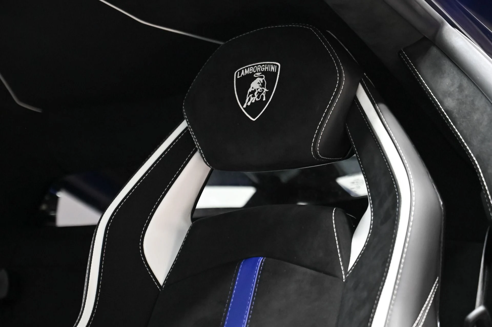 mph025_993512391_Used_2019_Lamborghini_Aventador_SVJ_1760550459_4cbde22c8a