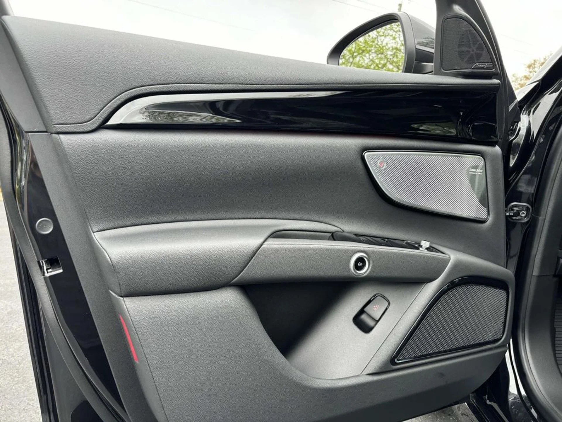 mph025_994037498_f3882365dcc943f60b9372a051dab6a4x_0416591227