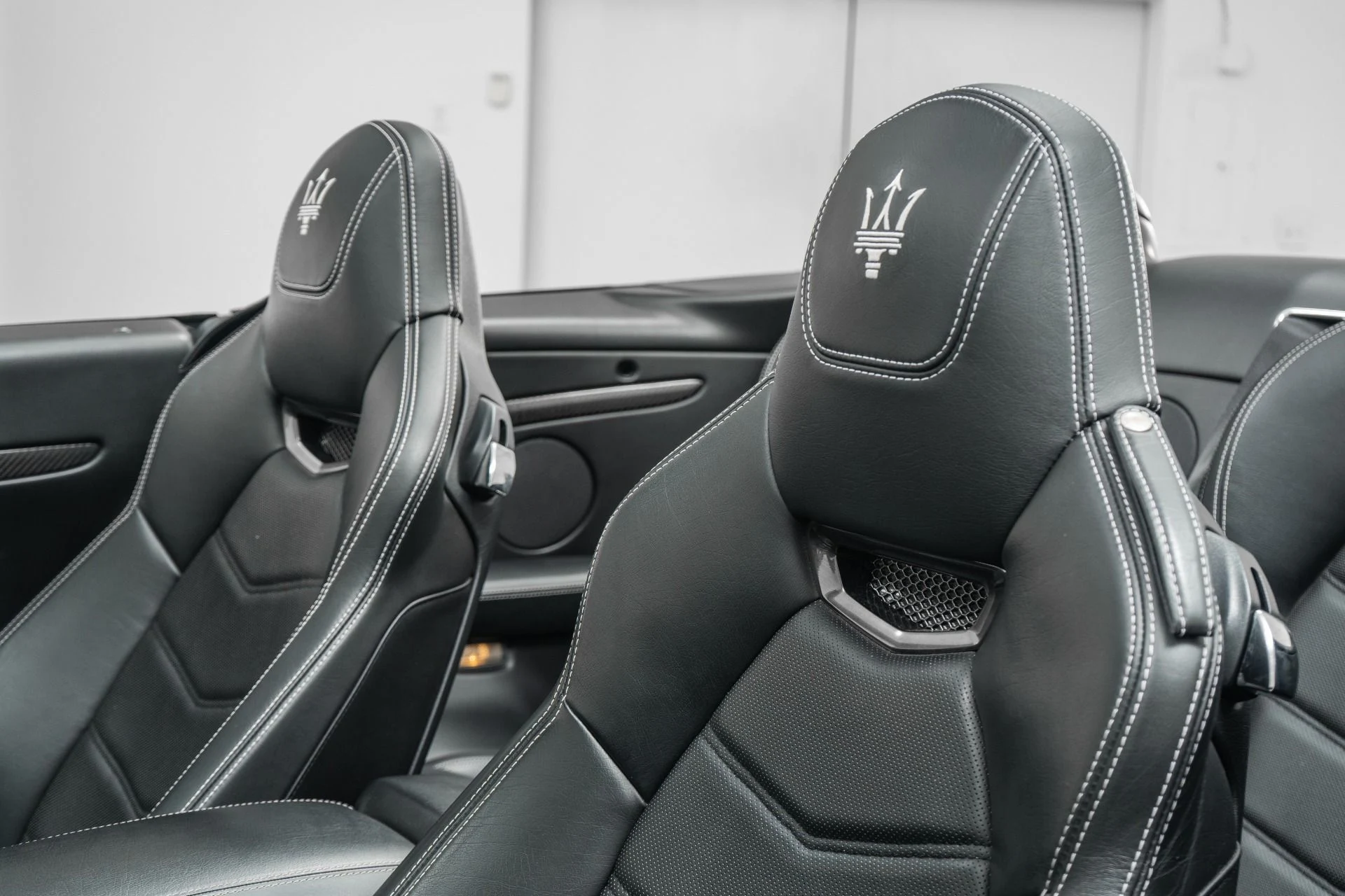 mph025_996391439_Used_2014_Maserati_Gran_Turismo_Convertible_MC_Special_Order_Paint_Sport_Exhaust_1776271961_7f38d3c194