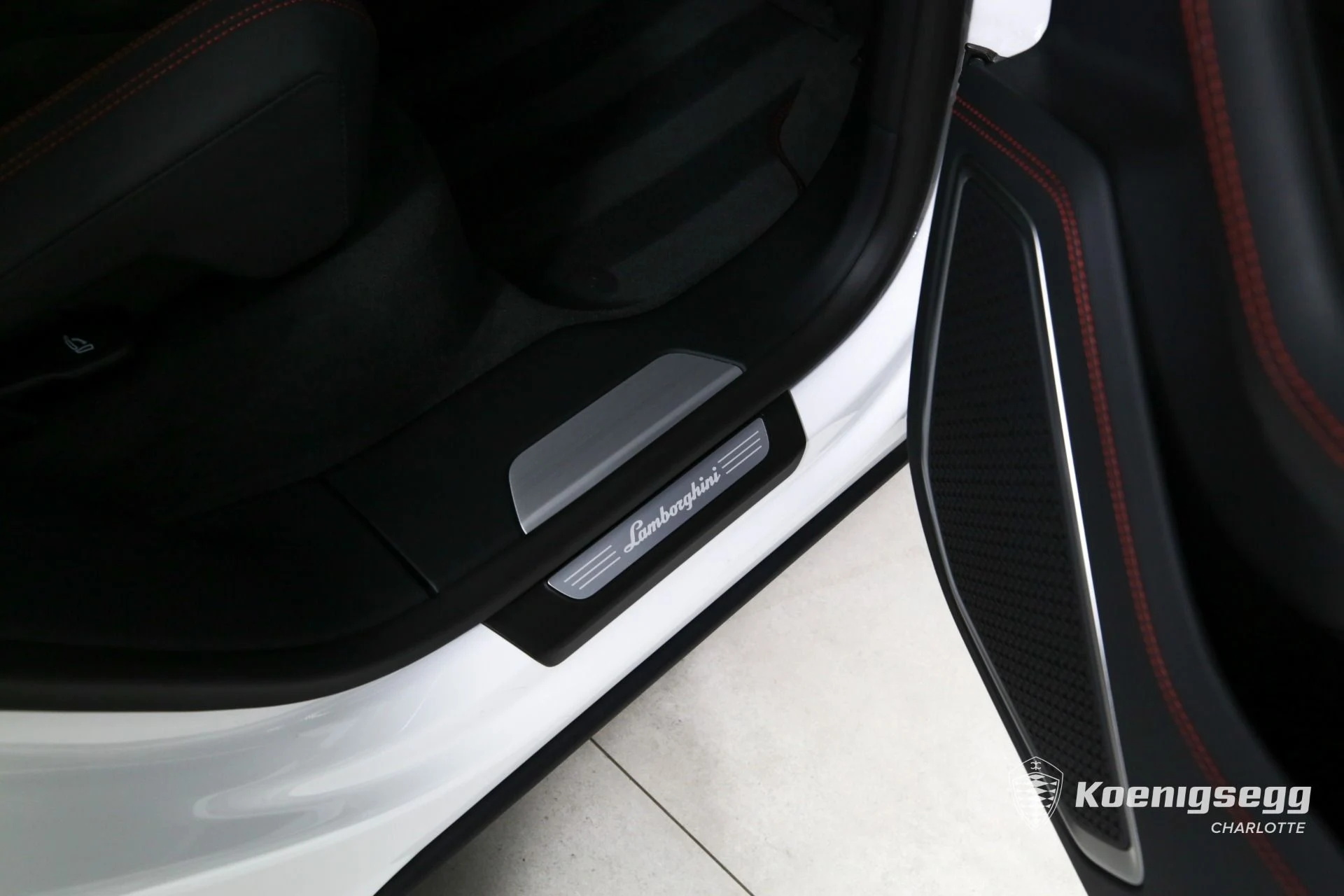 mph025_996971330_Used_2023_LAMBORGHINI_URUS_S_PEARL_CAPSULE_1720196278_155af300e9