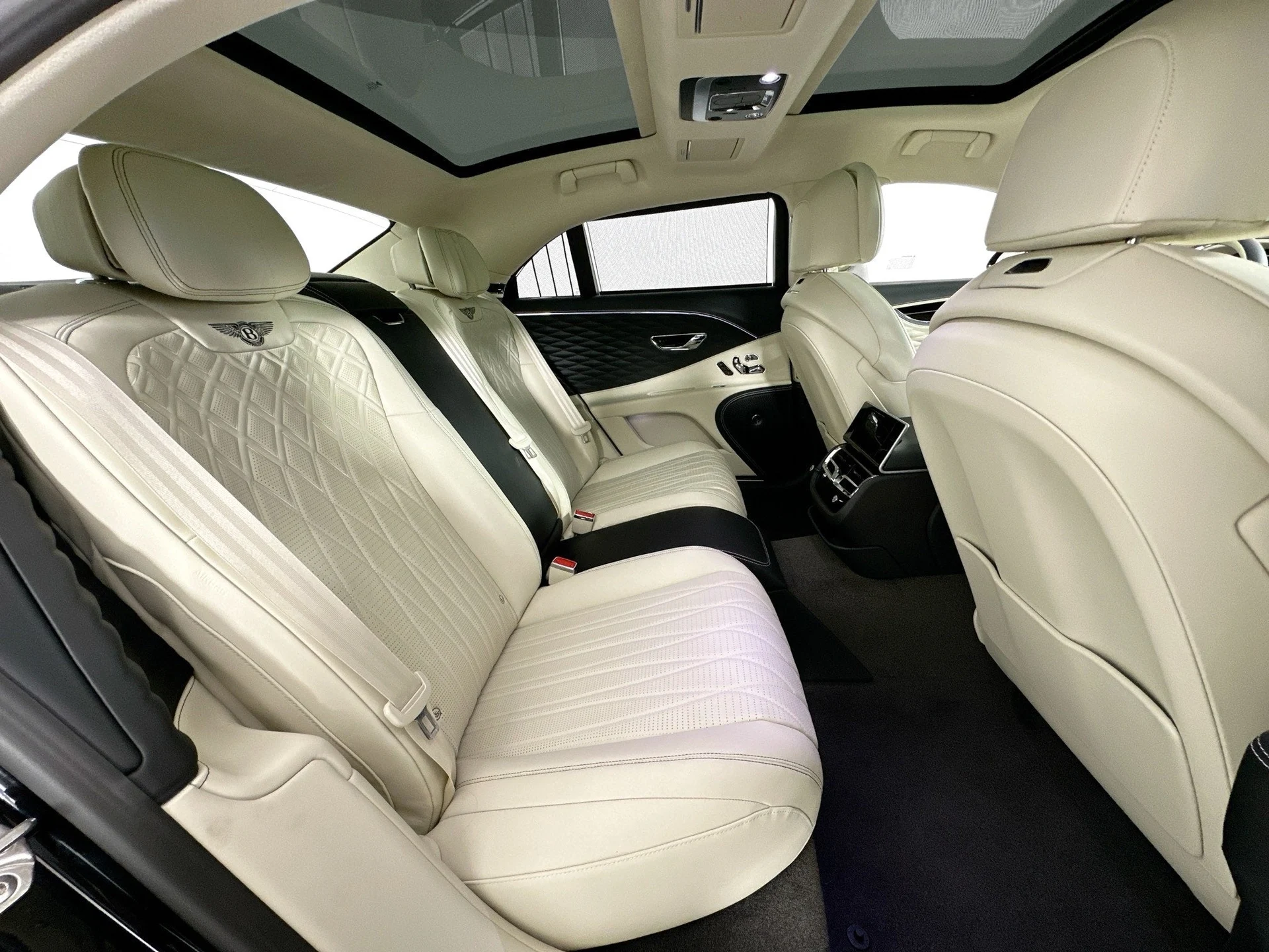 mph025_999157375_26_ae84b93425