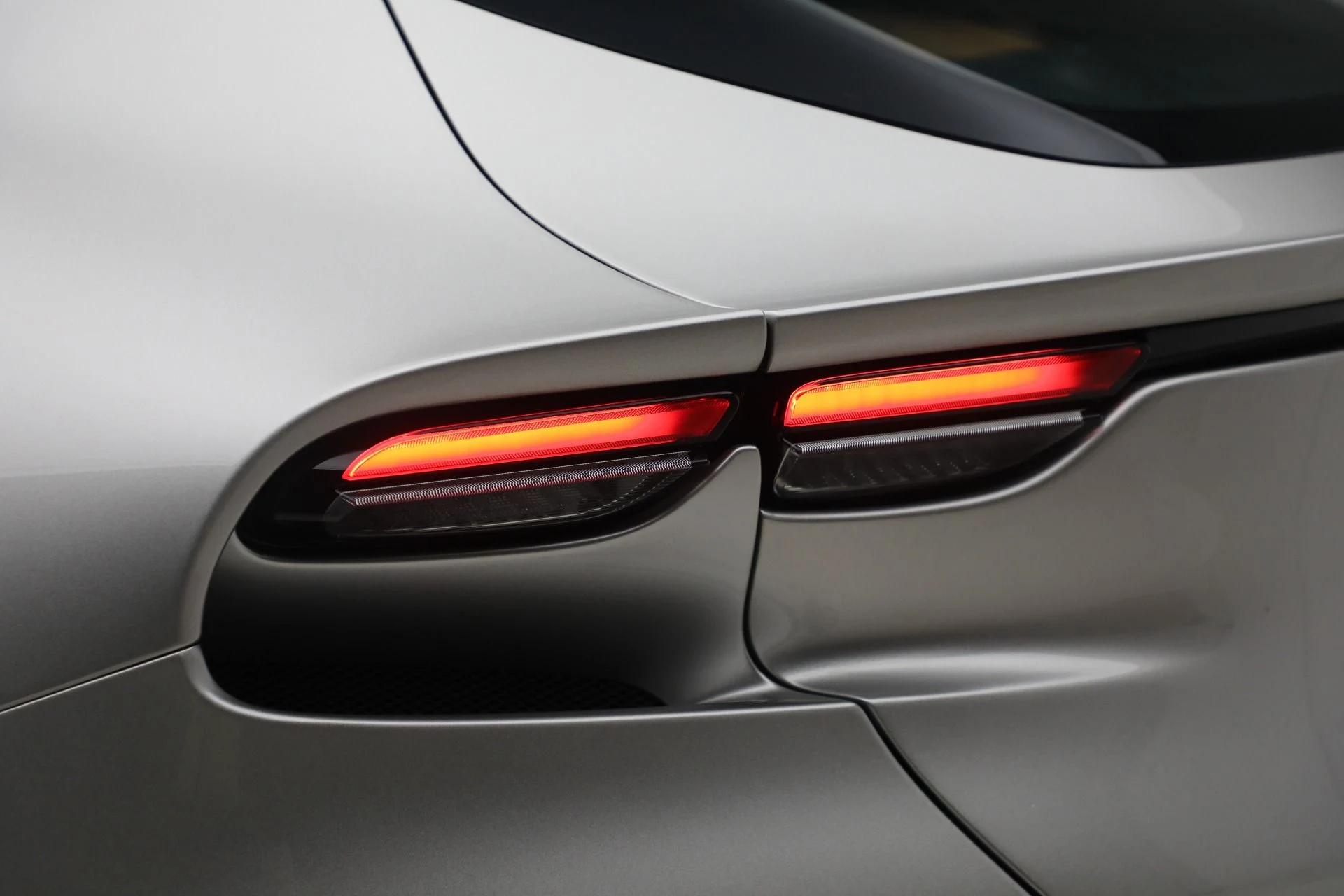 mph026_1014791190_Used_2024_Ferrari_Purosangue_1770065660_b81610ae37