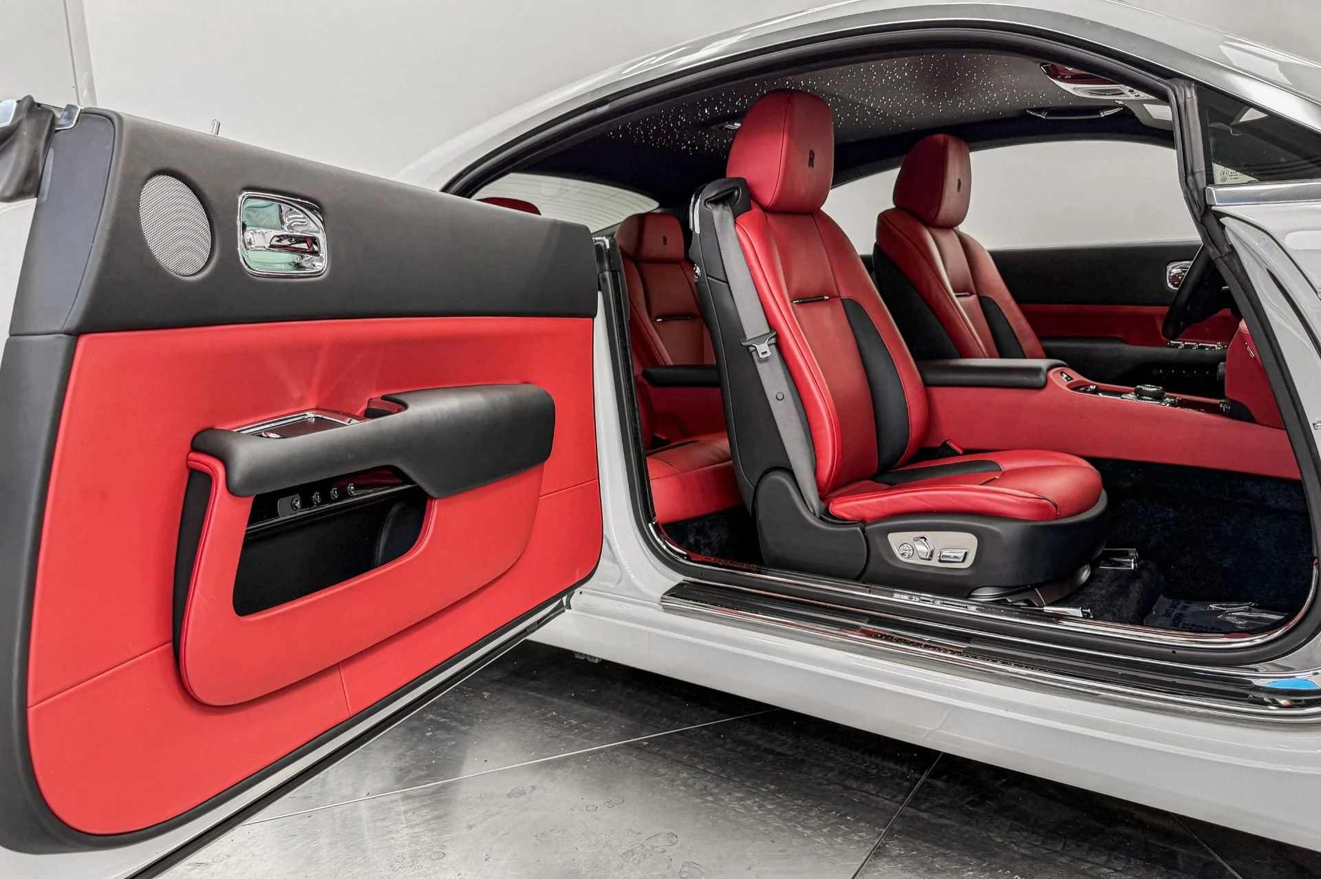 mph026_1015247886_Used_2019_Rolls_Royce_Wraith_Starlight_Headliner_Drivers_Assistance_3_1782320533_268e1d3742
