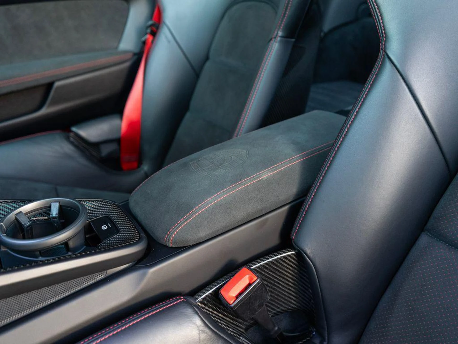 mph026_1016254683_o_O_Eyuy_O_Xyz_Jj_M_Wq_Z_Btjke_Kw_Ihk_Y_fb6d90505d