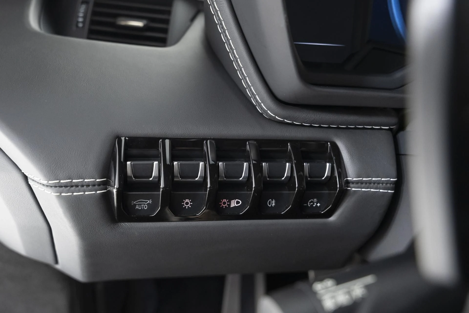 mph026_1016650977_Used_2018_Lamborghini_Aventador_LP_740_4_S_1752175763_7624f25fcb