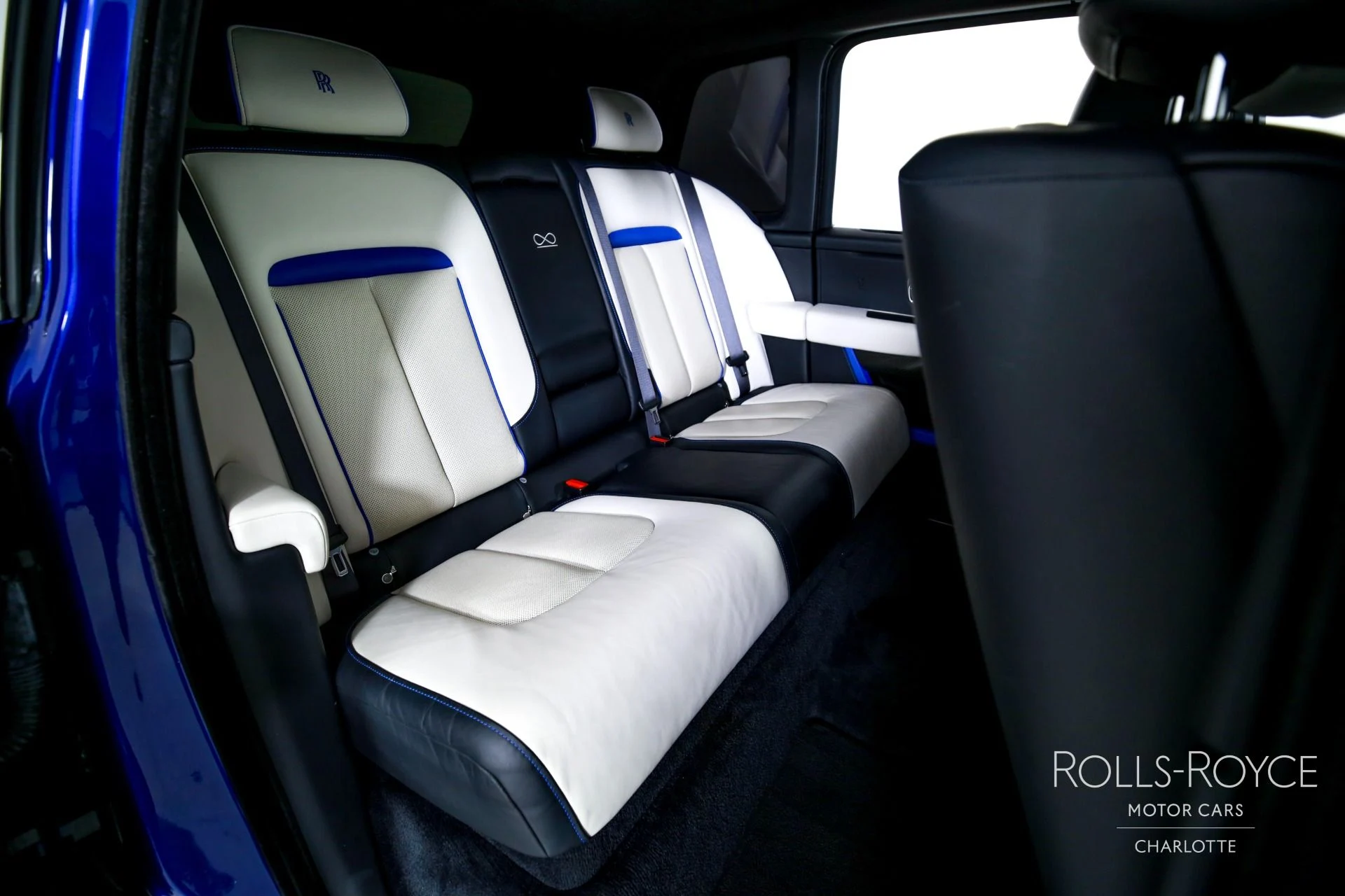 mph026_1021252385_Used_2021_Rolls_Royce_Black_Badge_Cullinan_1768490546_c75bbda380