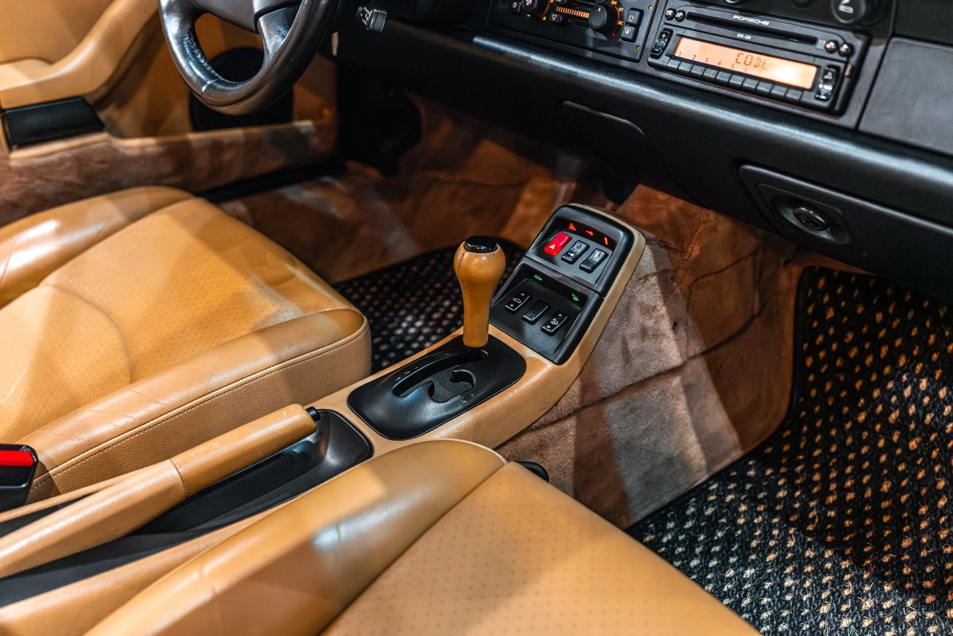 mph026_1022047622_13040_p27_l_00ace34840