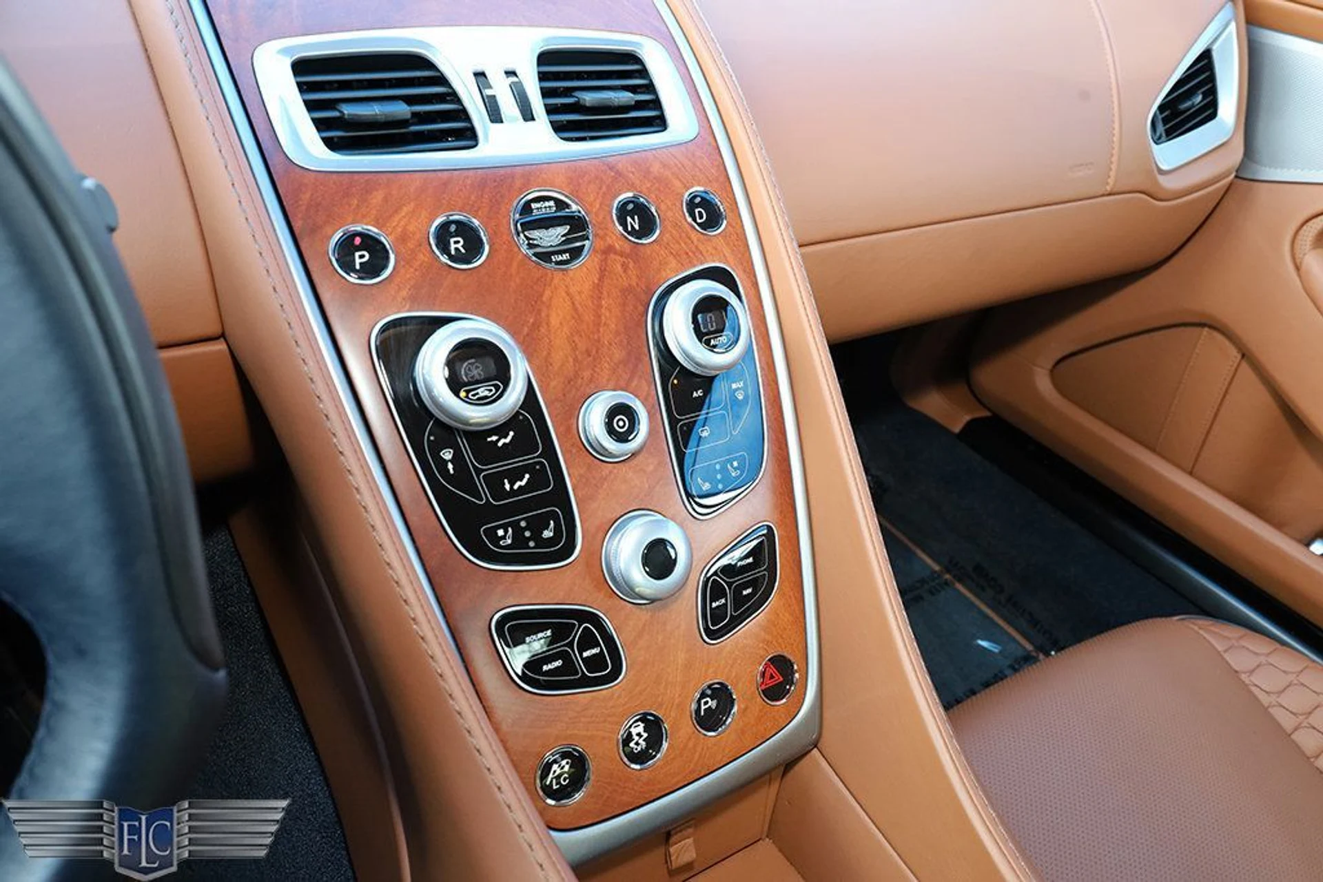 mph026_1022985971_used_2016_aston_martin_vanquish_2drvolante_6305_23035599_27_1024_2ac4dbb2a7