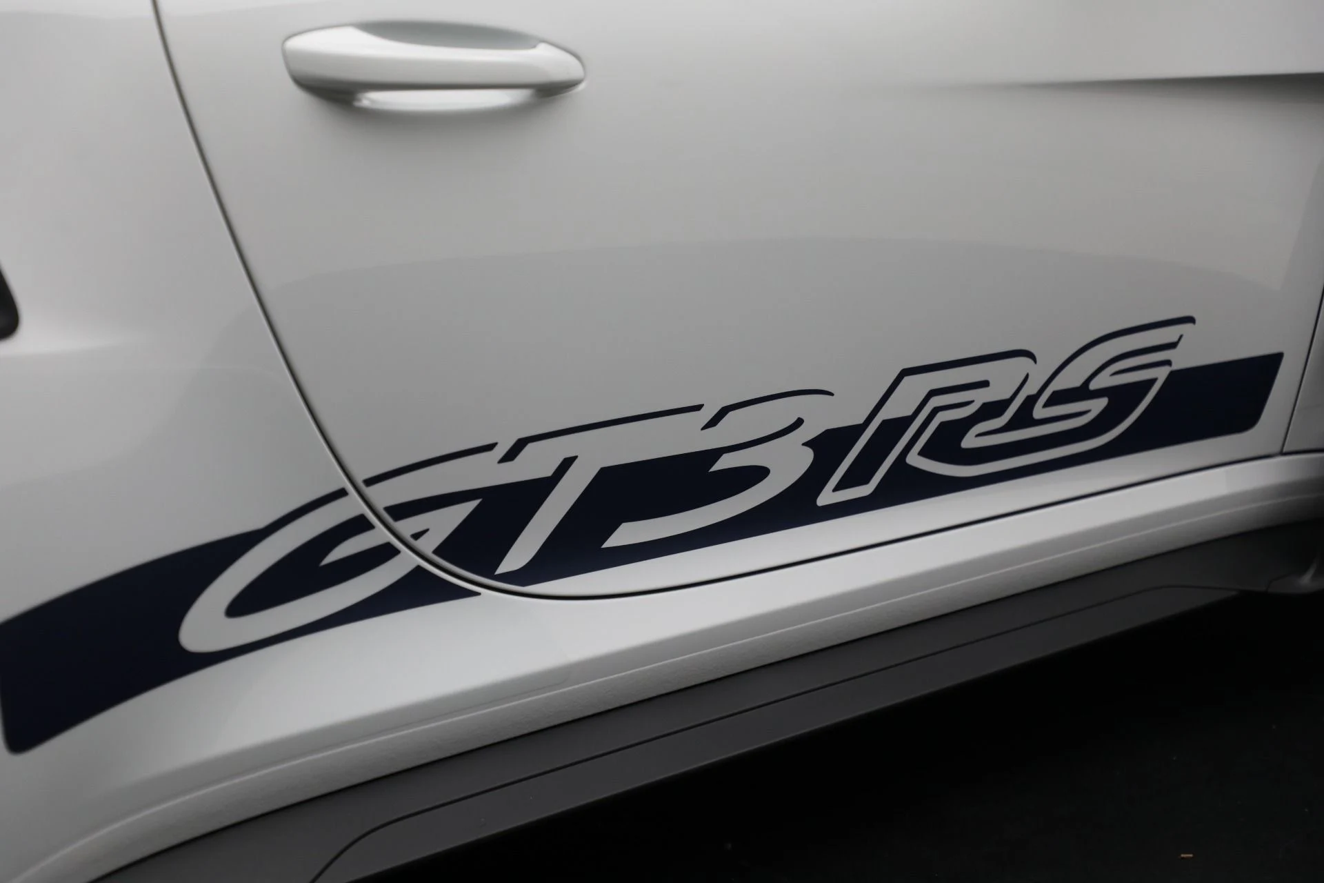 mph026_1030567228_Used_2025_Porsche_911_GT_3_RS_1762987246_5a0172c69f