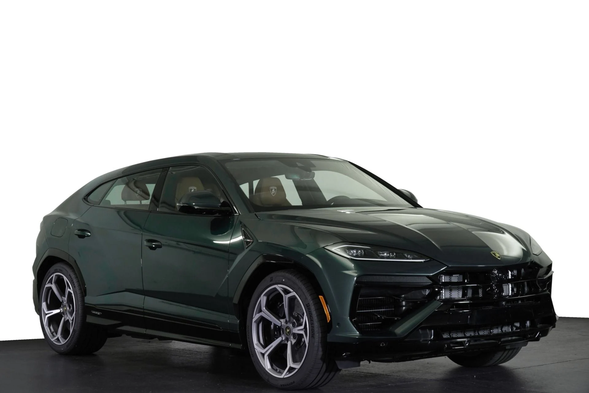 mph026_1043998938_New_2025_Lamborghini_Urus_SE_1760113622_f74844e811