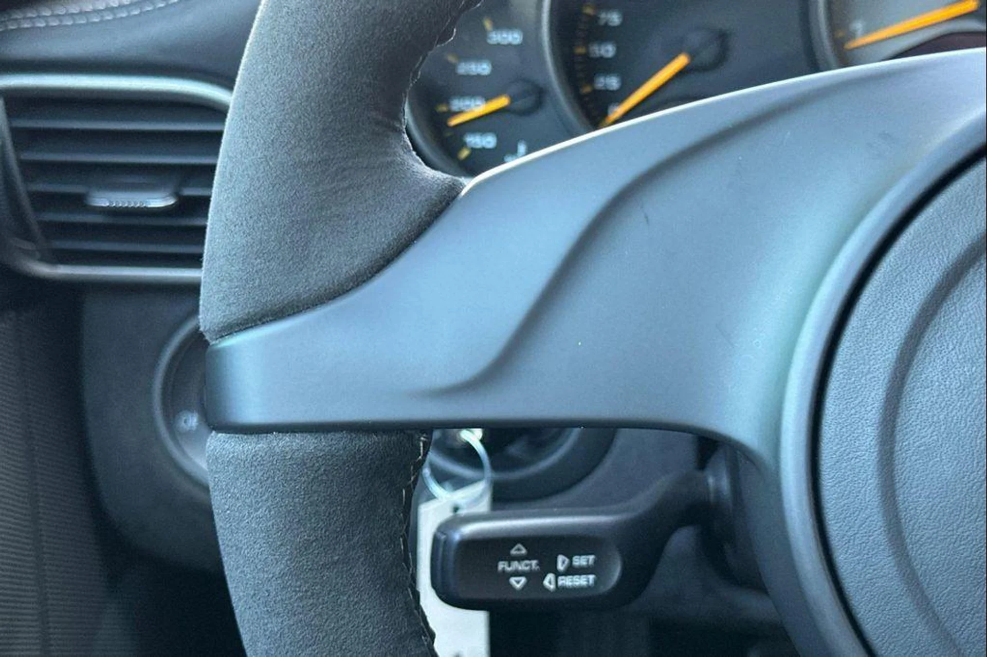 mph026_1050875654_i9v_MXD_Gk_MIBAZJBI_Ave27_Vl_Vaq_A_ce5a5ad040