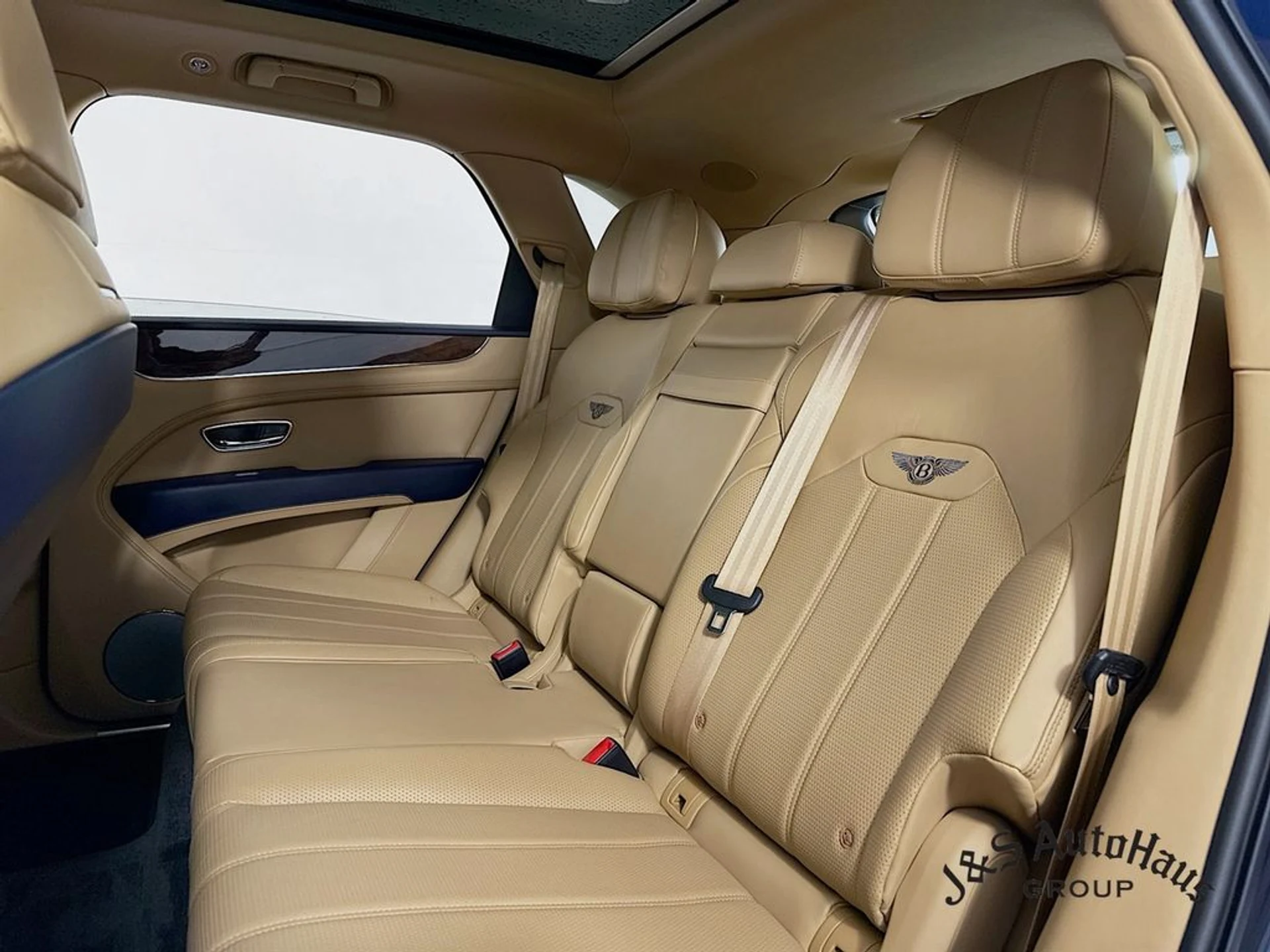 mph026_1052517331_jay21cien8k4sdy78m4w66wc5waq_94054bb48c