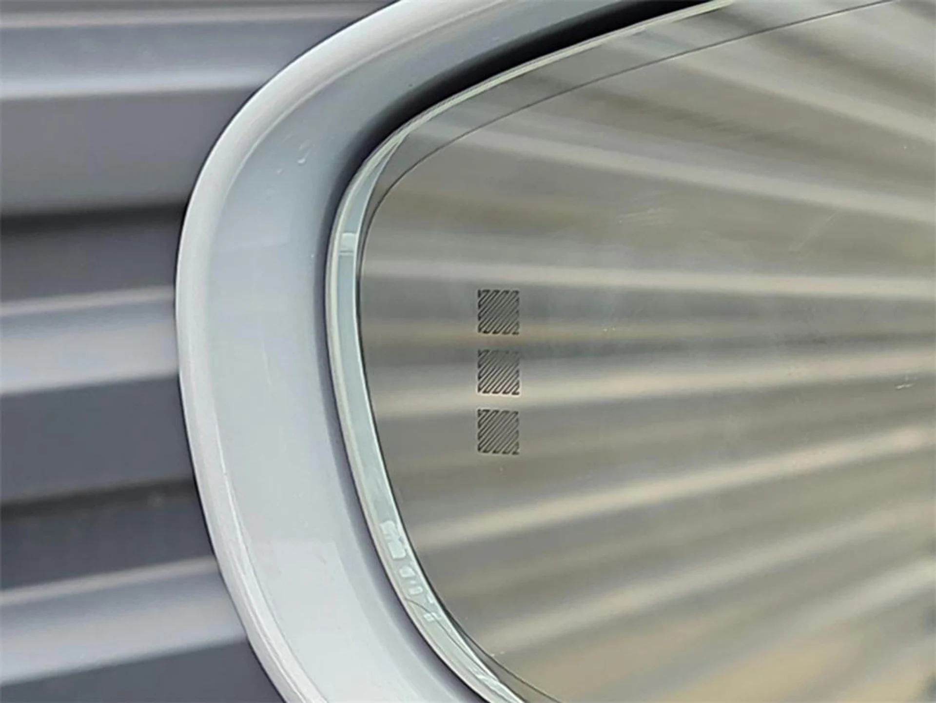 mph026_1053899019_r_Eo_E_Pgc_En_UUKRAIU_Nc30_L9_D89_Pc_2e6ad0fa34