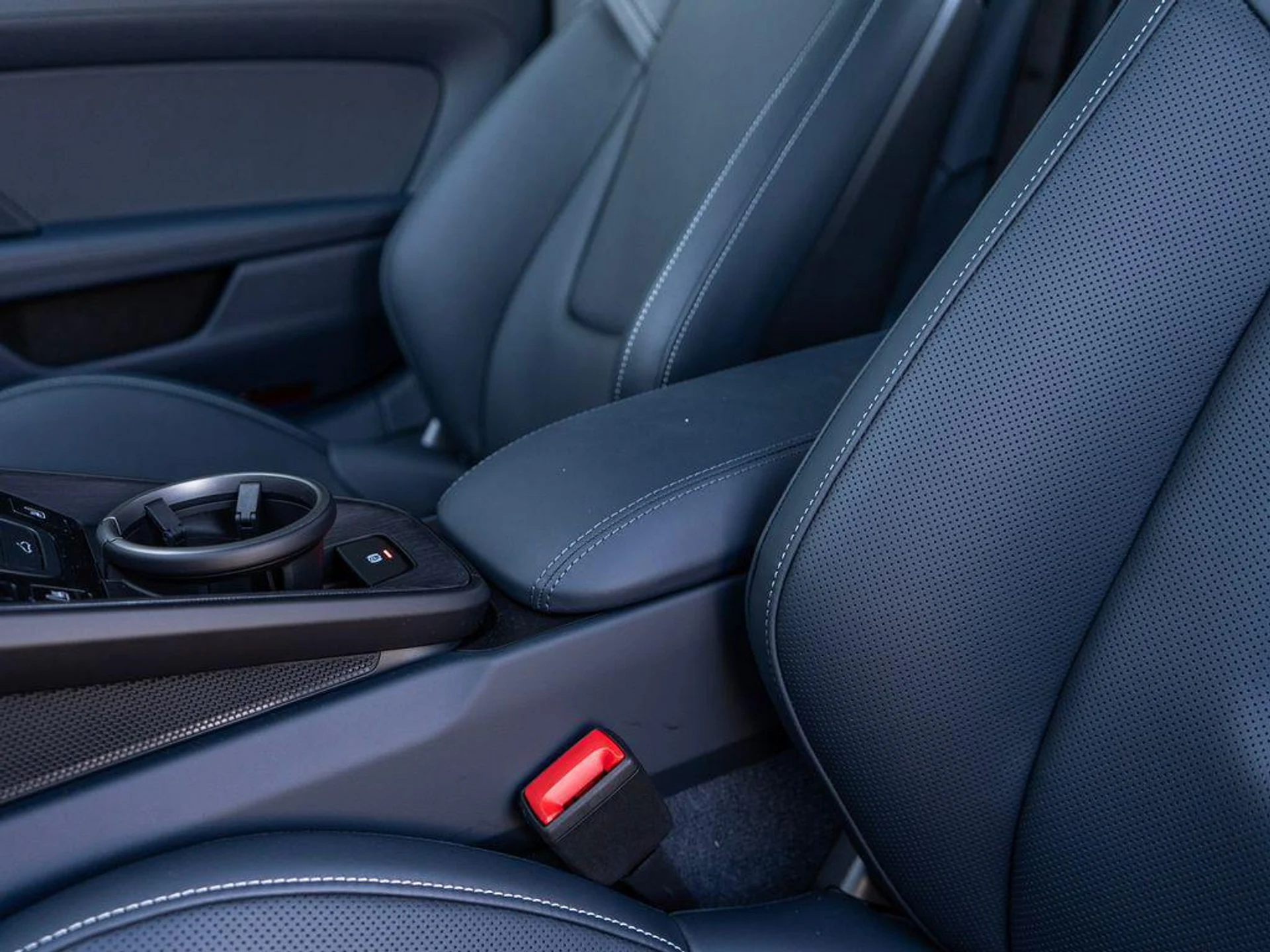 mph026_1060102287_p_Dg4hs3_Ui7_AK_2o_Pm_K06h_KV_2_O_Mk_b3a3358e01