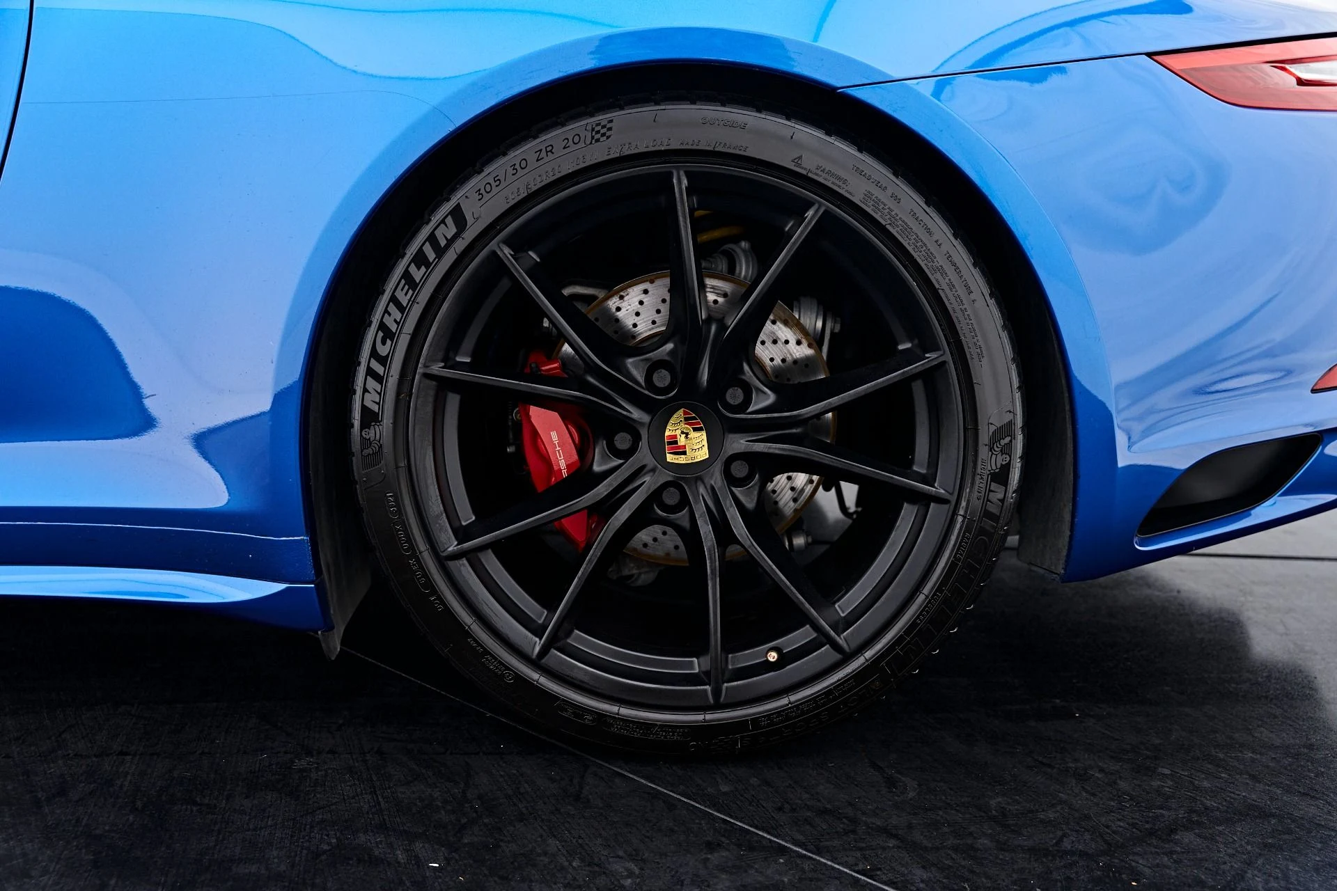 mph026_1066411868_Used_2017_Porsche_911_Carrera_GTS_1791854085_9d35c3097e