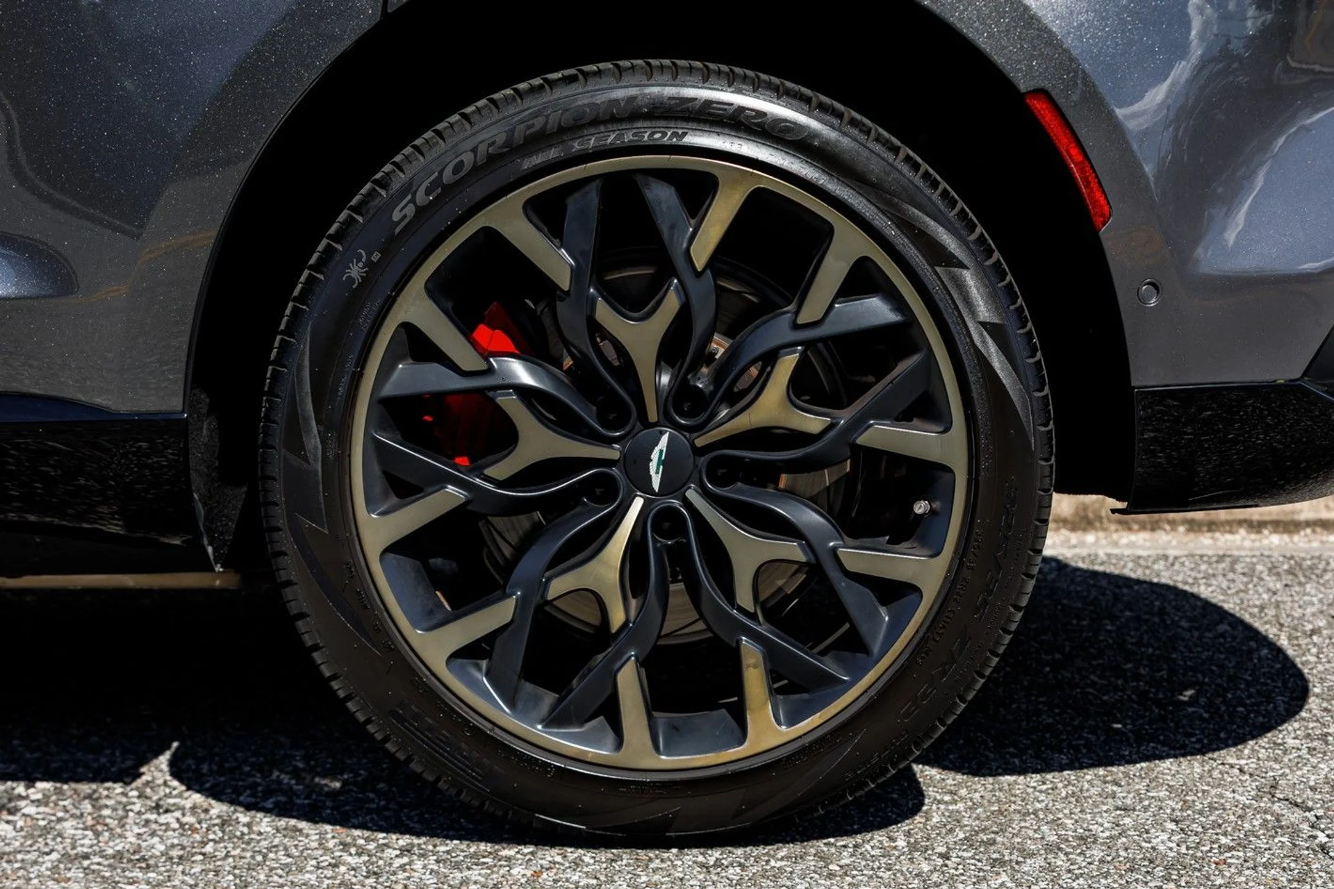 mph026_1067259025_Used_2021_Aston_Martin_DBX_e9e6987e8b