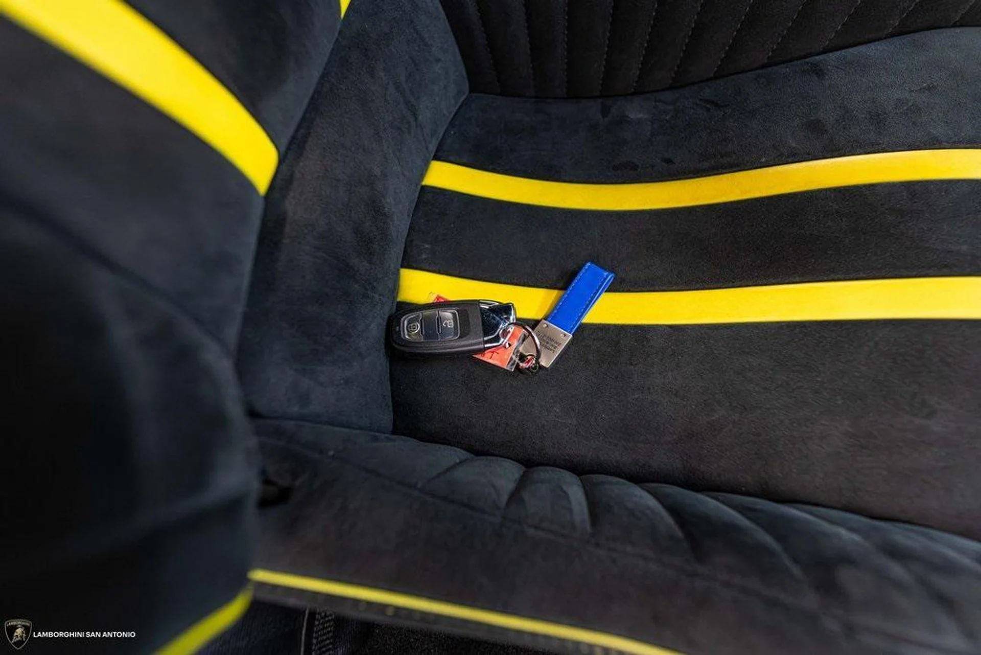 mph026_1068669159_T_Zcu82l_WX_7tvzl_Lau_dys_WK_Ns_AU_6e1d04f21f