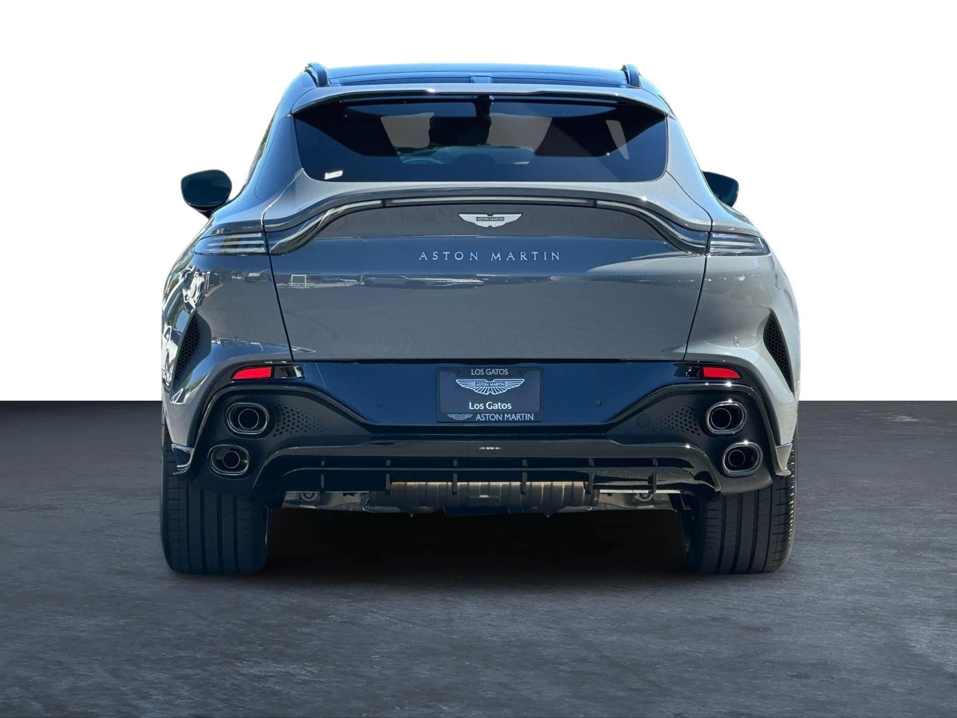 mph026_1075974452_New_2026_Aston_Martin_DBX_S_1790736461_2f678b5bae