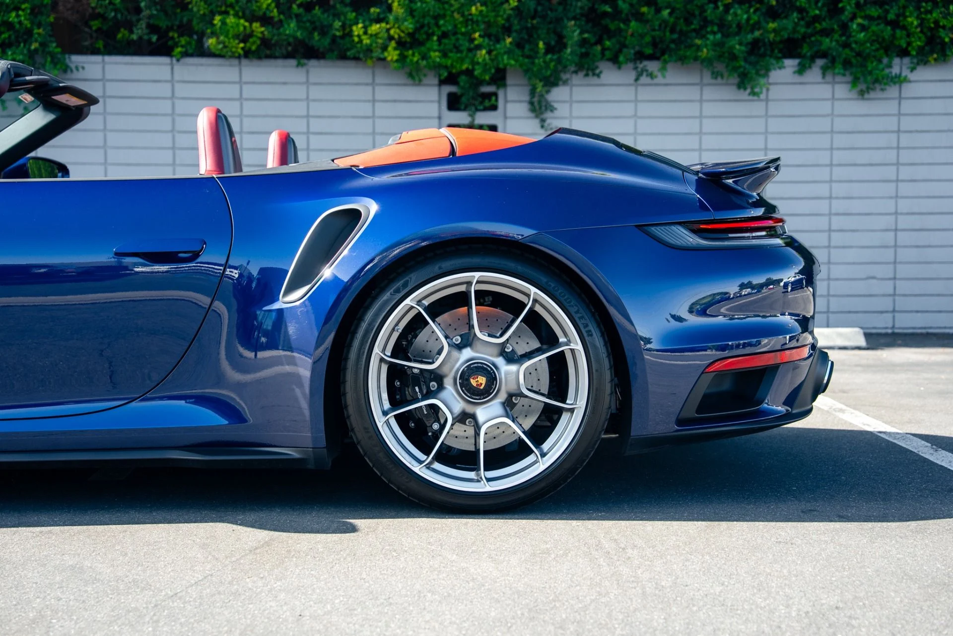 mph026_1076852164_Used_2024_Porsche_911_Turbo_S_Turbo_S_1762547023_edb1b2c2c2